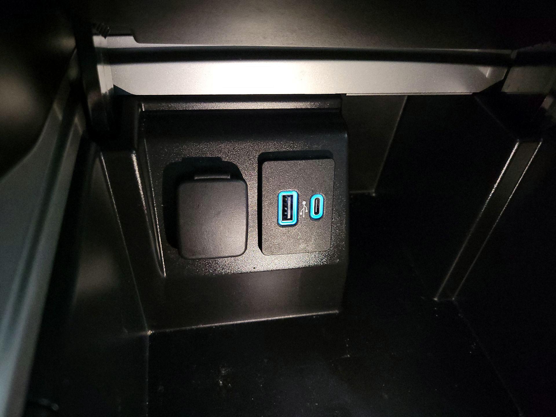 Thumbnail: 2022 Ford Explorer - 19