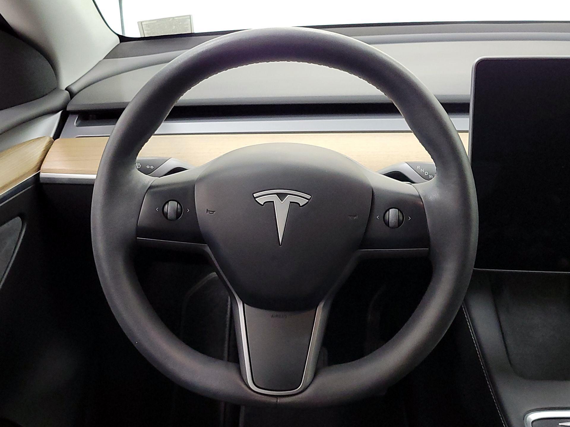 Thumbnail: 2023 Tesla Model Y - 10