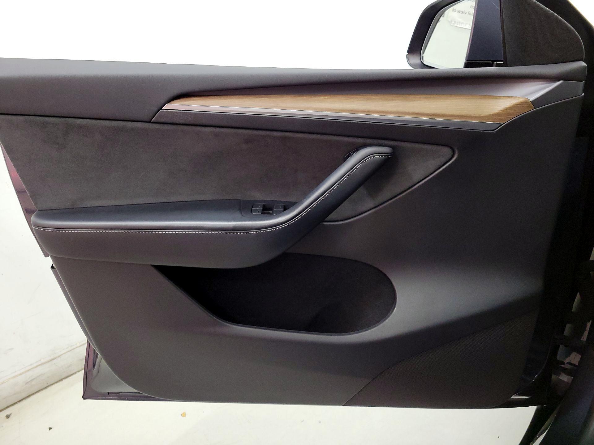 Thumbnail: 2023 Tesla Model Y - 12