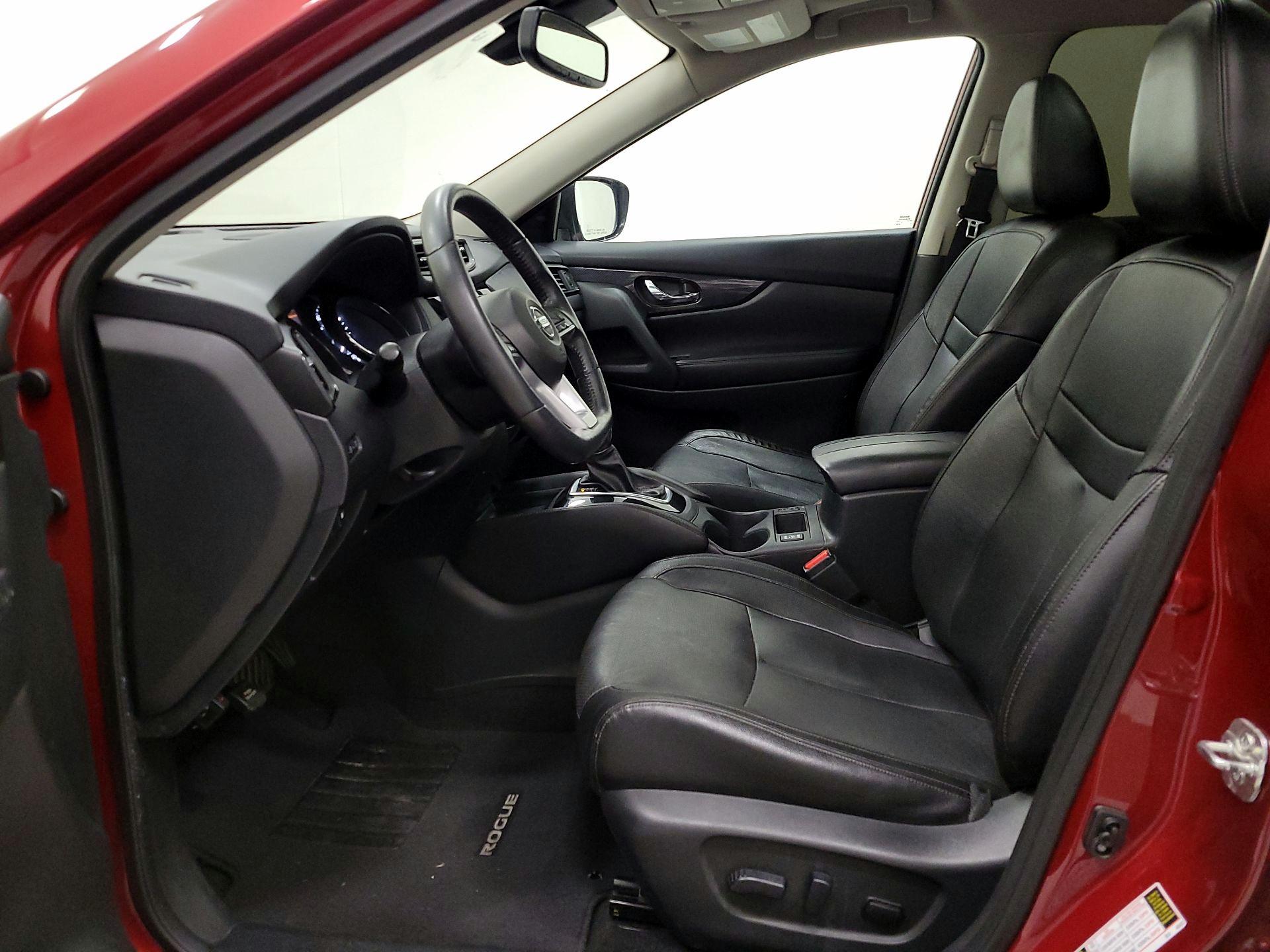 Thumbnail: 2018 Nissan Rogue - 11