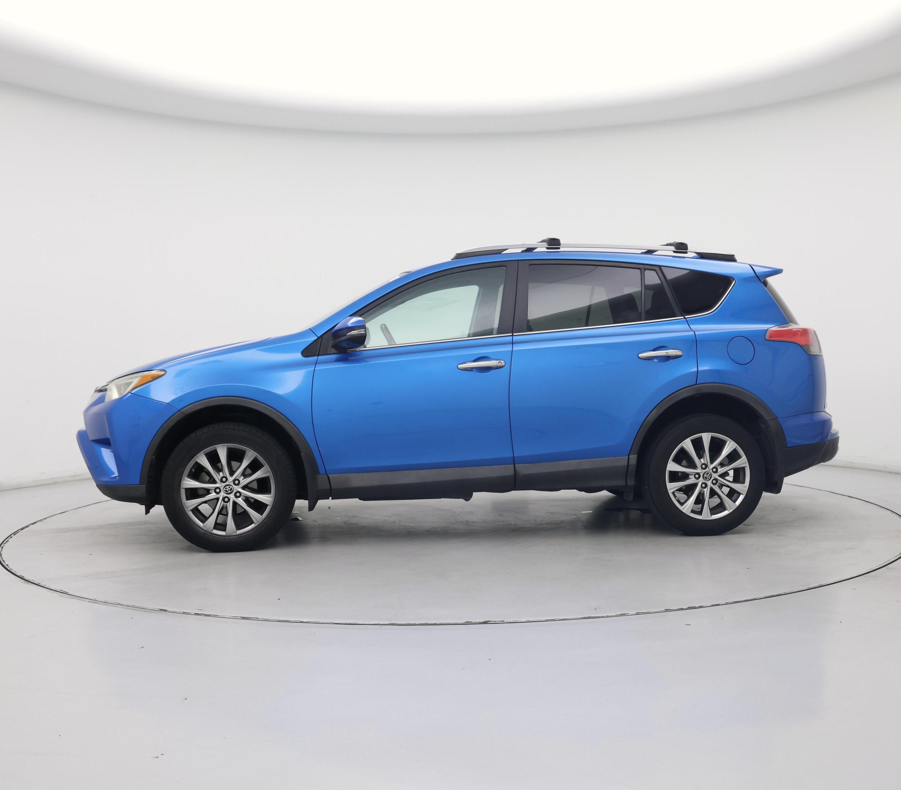 Thumbnail: 2017 Toyota RAV4 - 3
