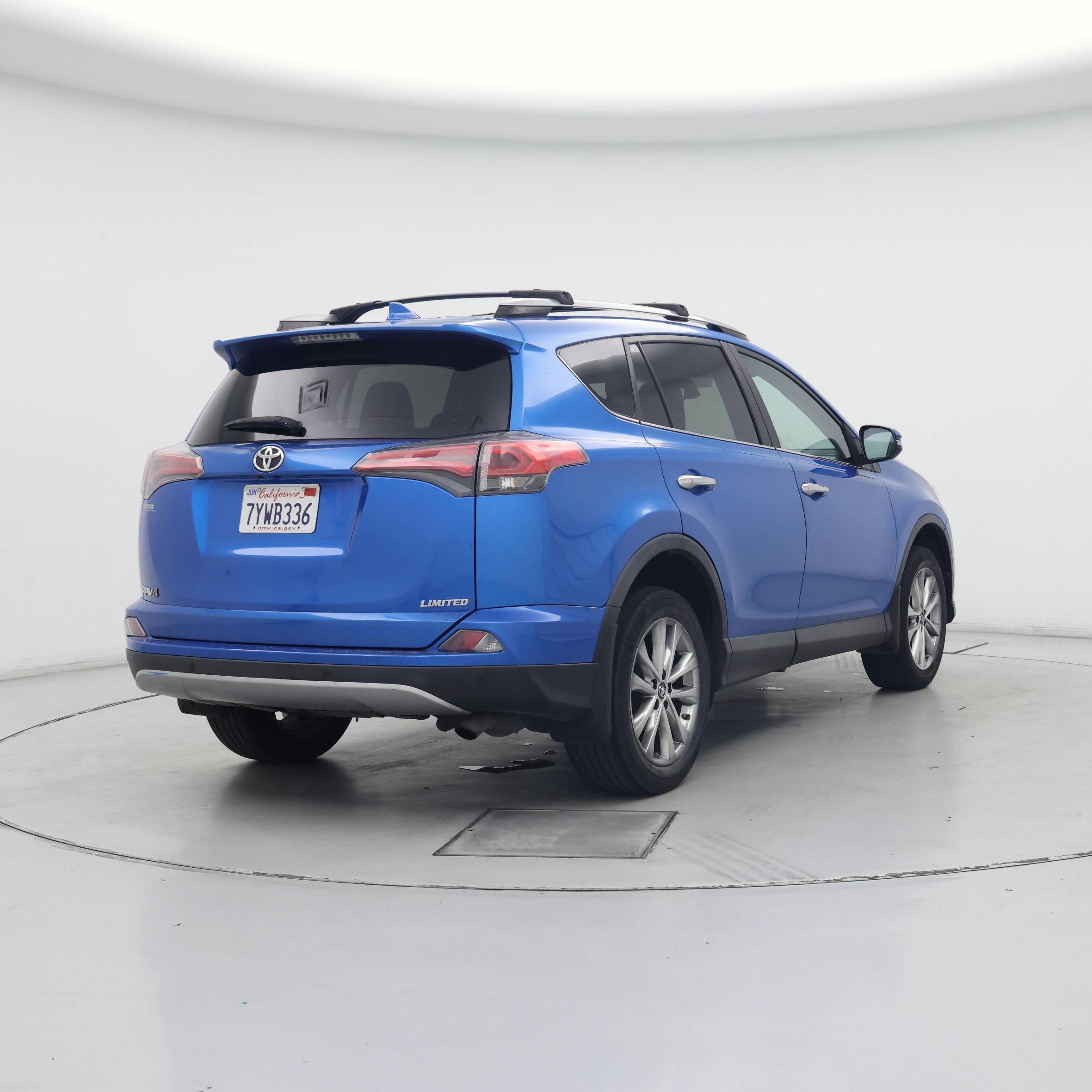 Thumbnail: 2017 Toyota RAV4 - 8