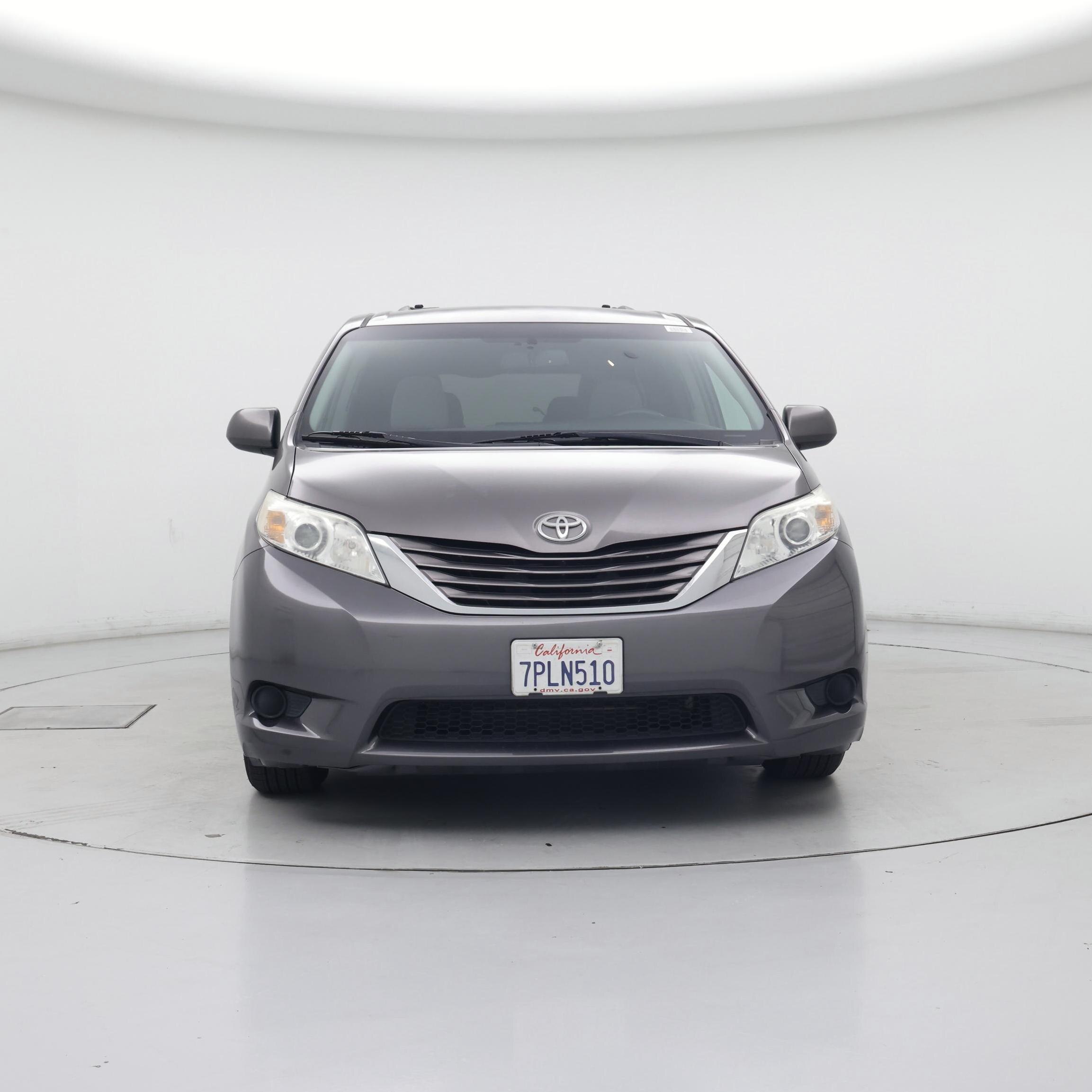 Thumbnail: 2015 Toyota Sienna - 5