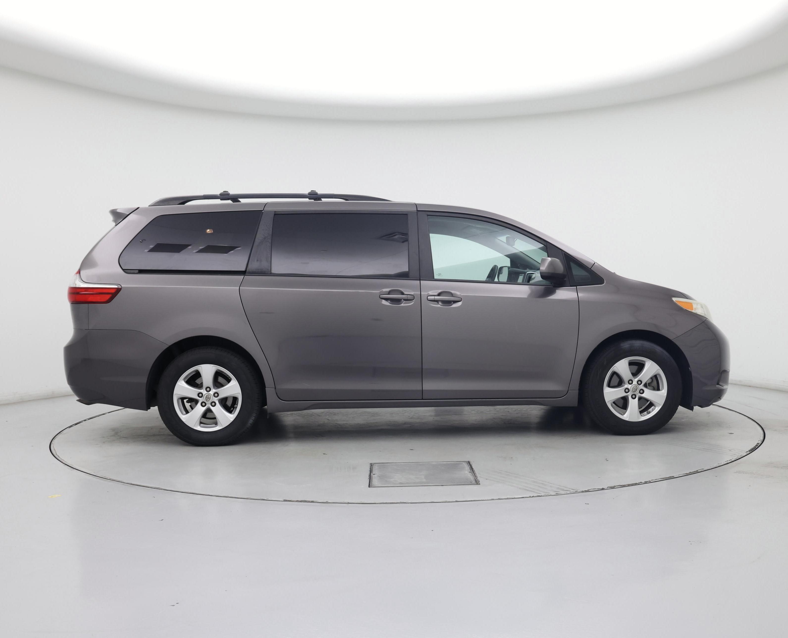 Thumbnail: 2015 Toyota Sienna - 7