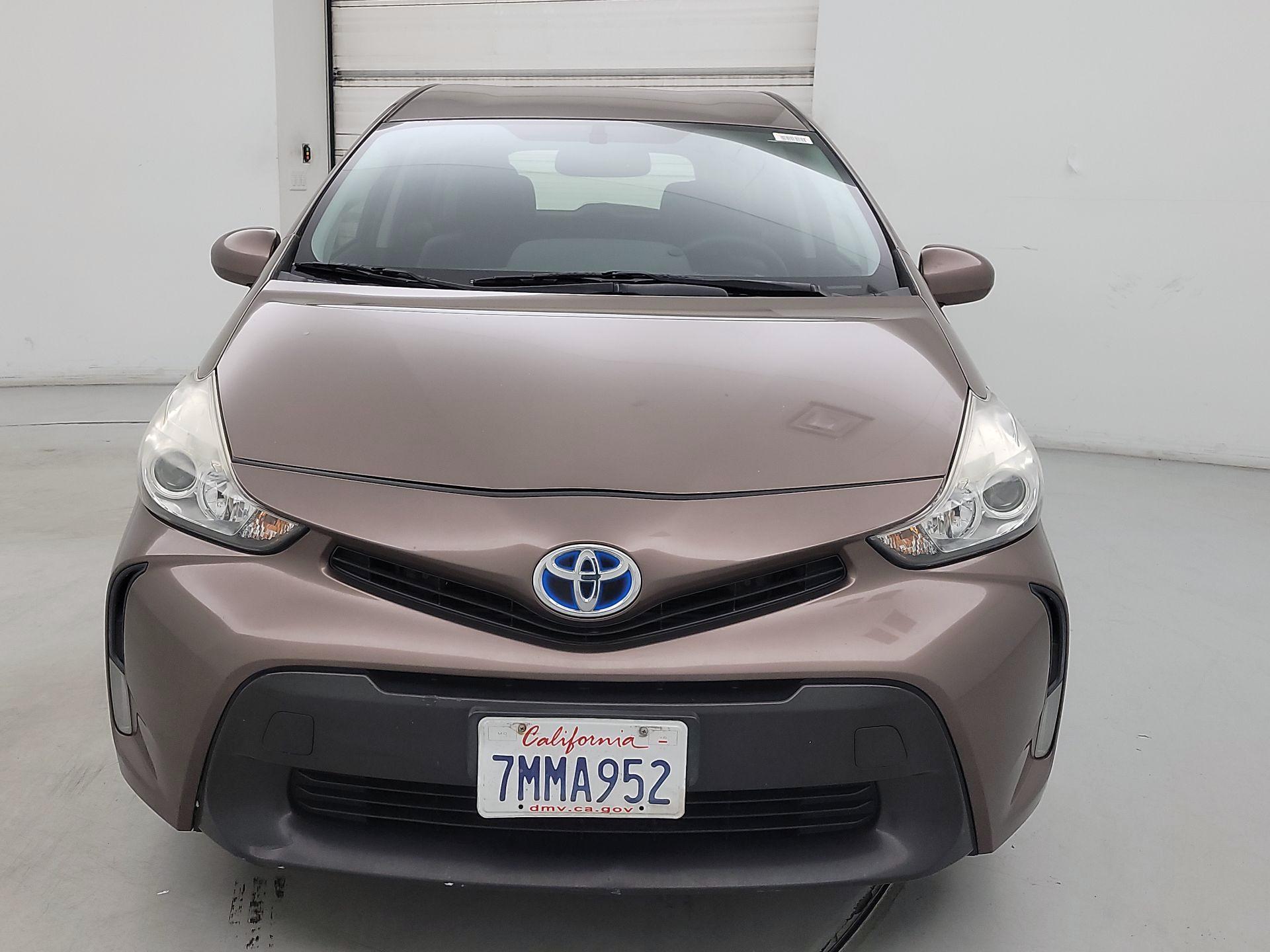 Thumbnail: 2015 Toyota Prius v - 2