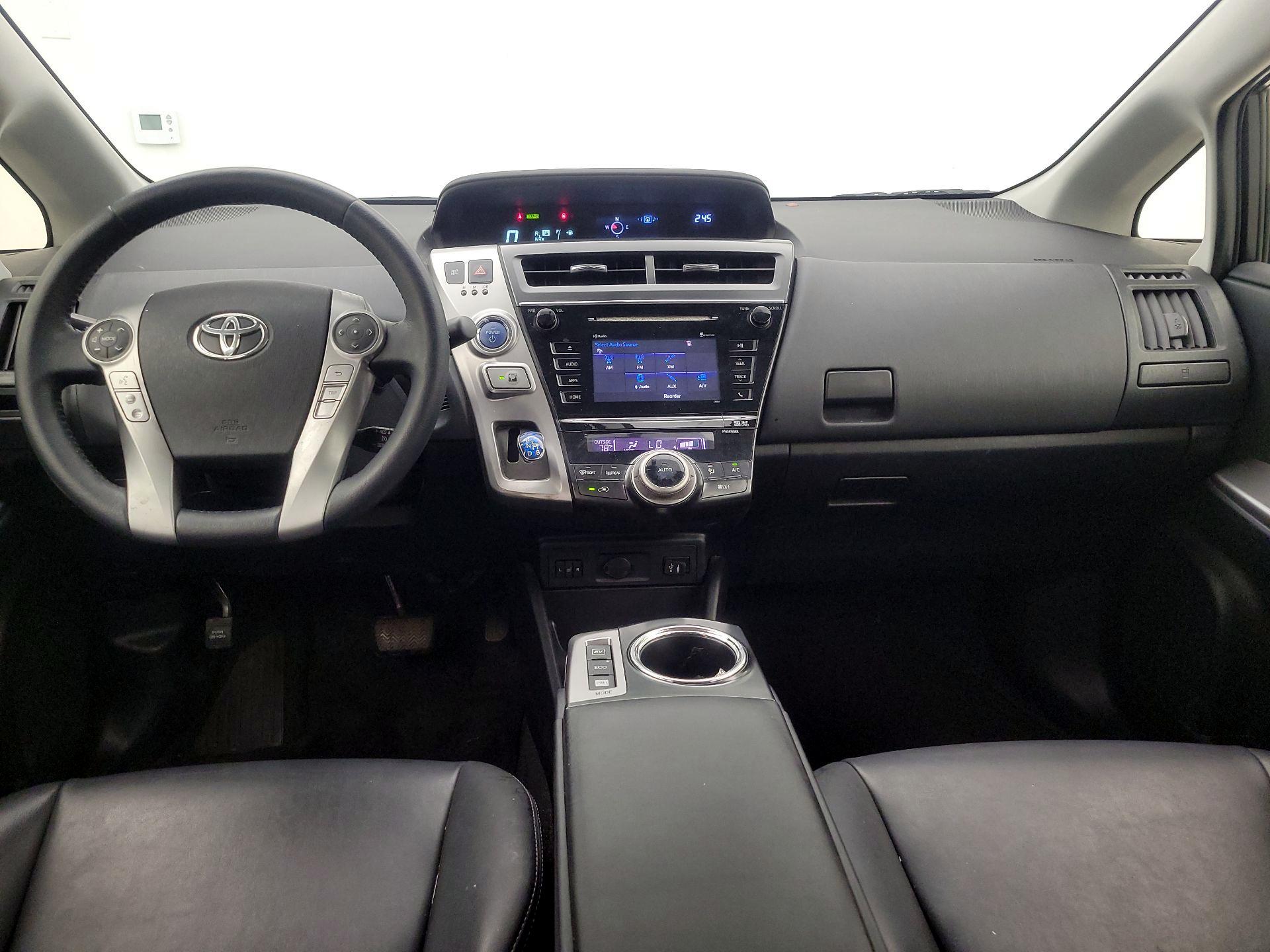 Thumbnail: 2015 Toyota Prius v - 8