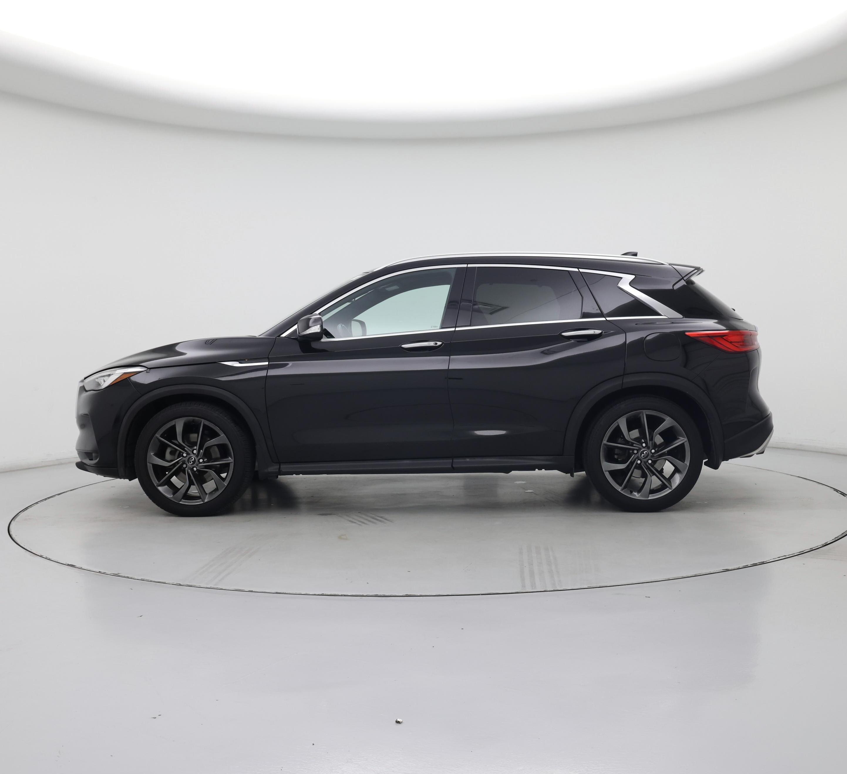 Thumbnail: 2019 INFINITI QX50 - 3