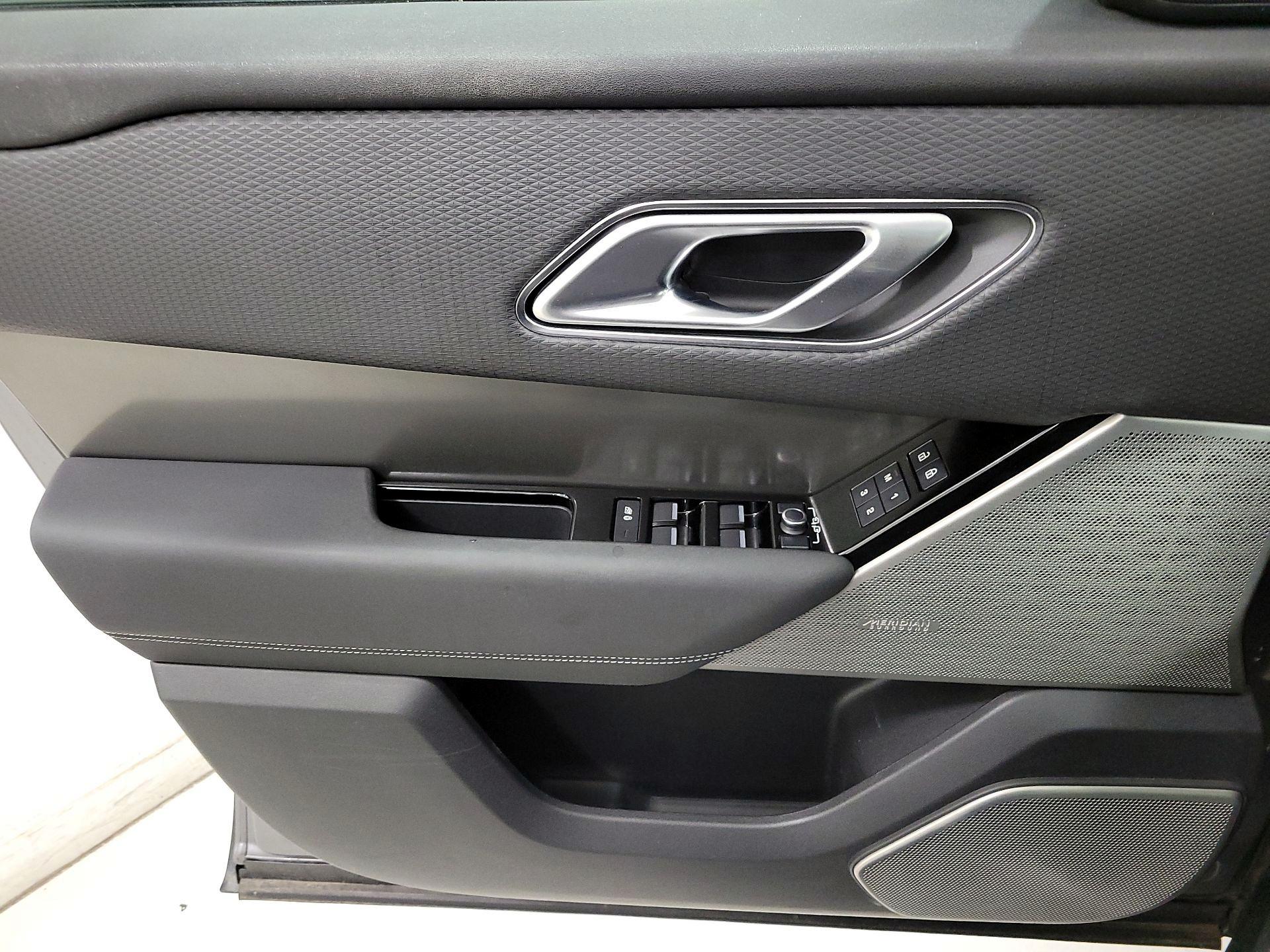 Thumbnail: 2022 Land Rover Range Rover Velar - 12