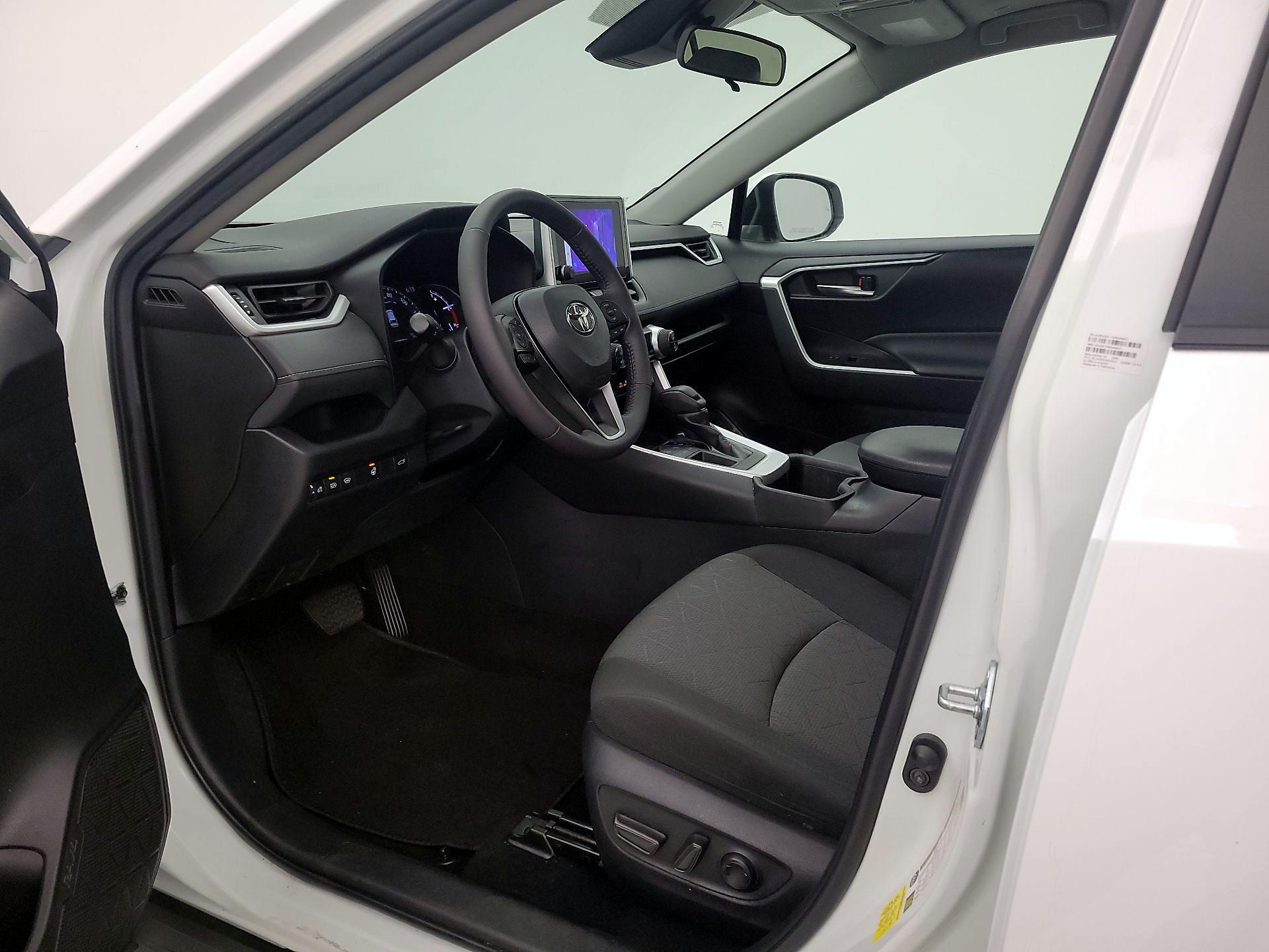 Thumbnail: 2023 Toyota RAV4 - 11