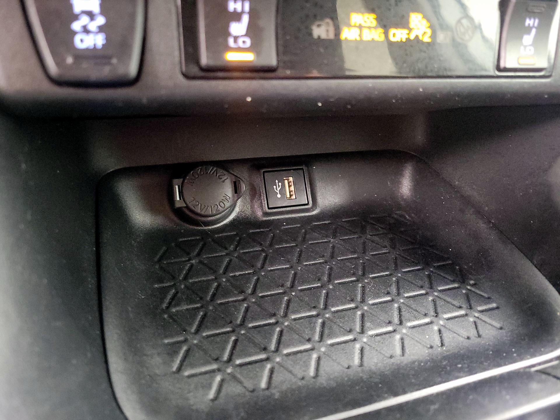 Thumbnail: 2023 Toyota RAV4 - 18