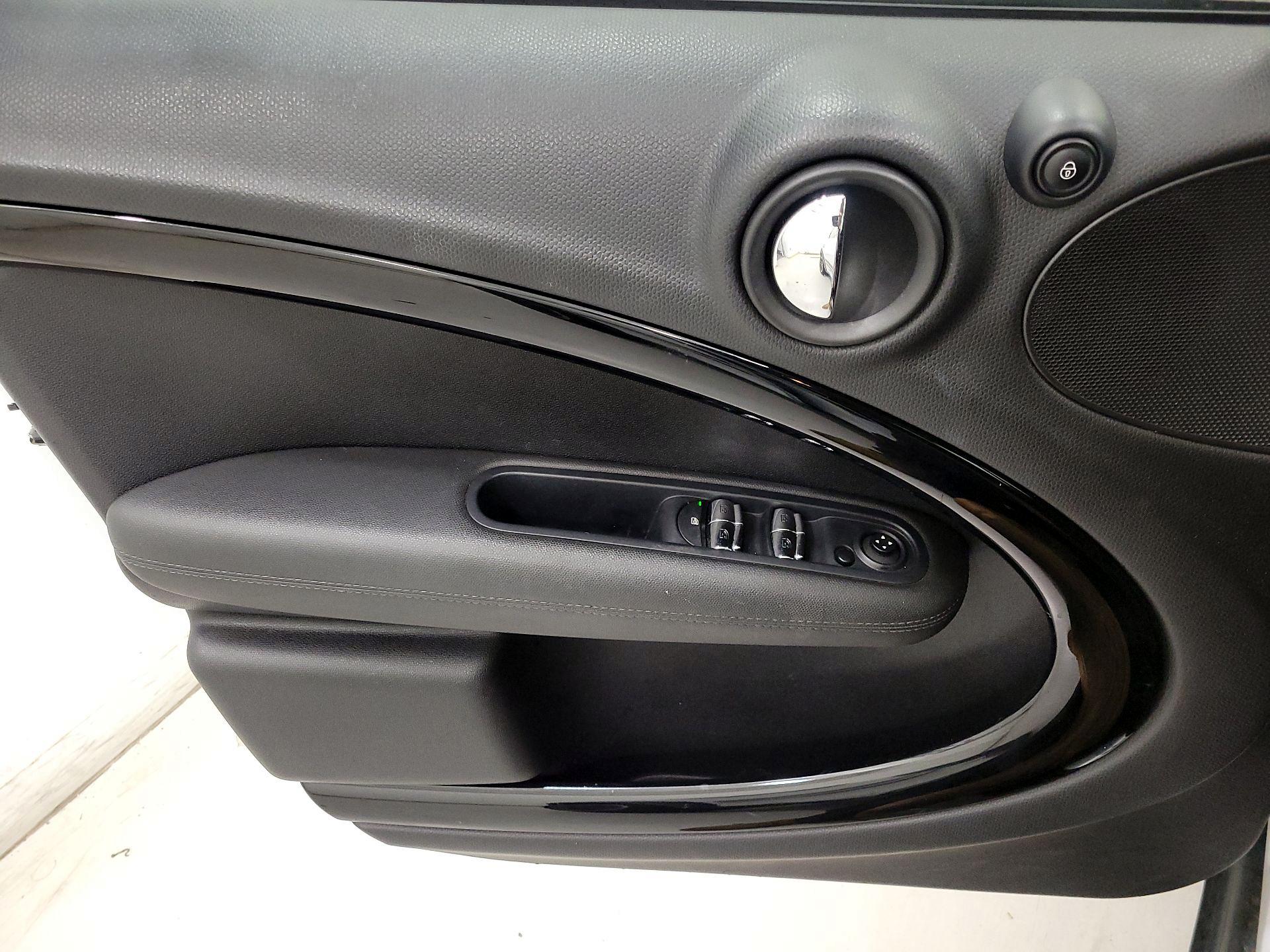 Thumbnail: 2016 MINI Cooper Countryman - 12