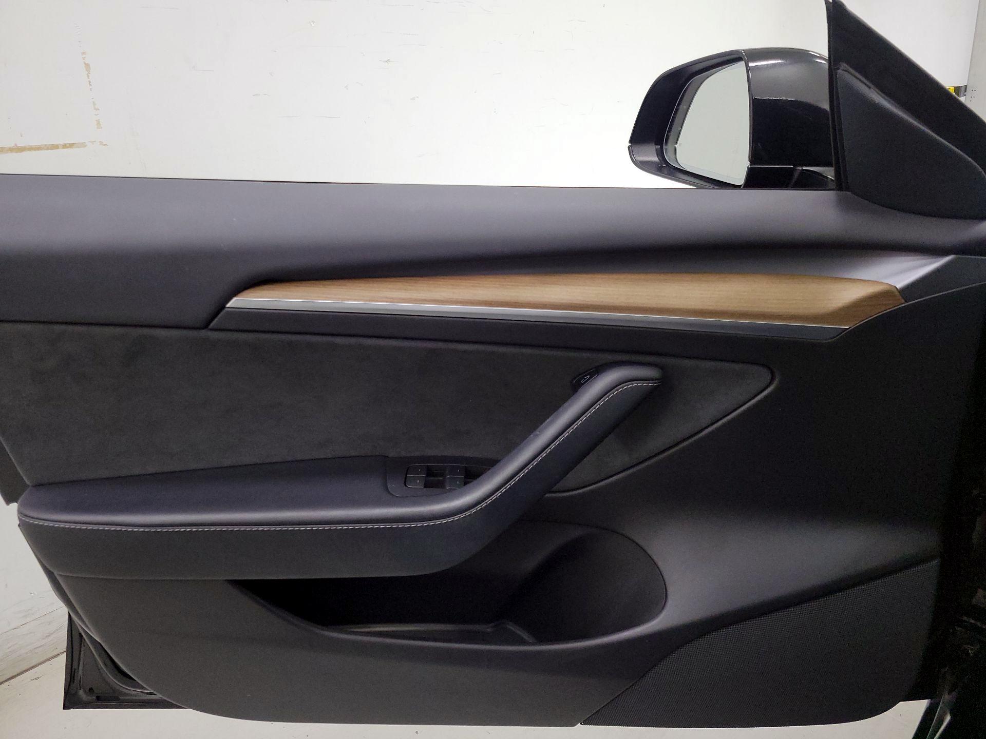 Thumbnail: 2022 Tesla Model 3 - 12