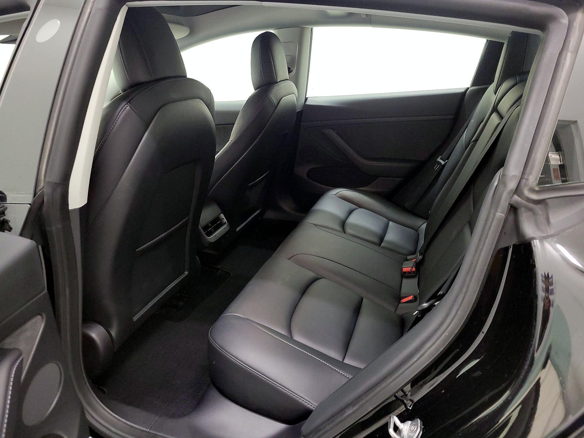 Thumbnail: 2022 Tesla Model 3 - 19