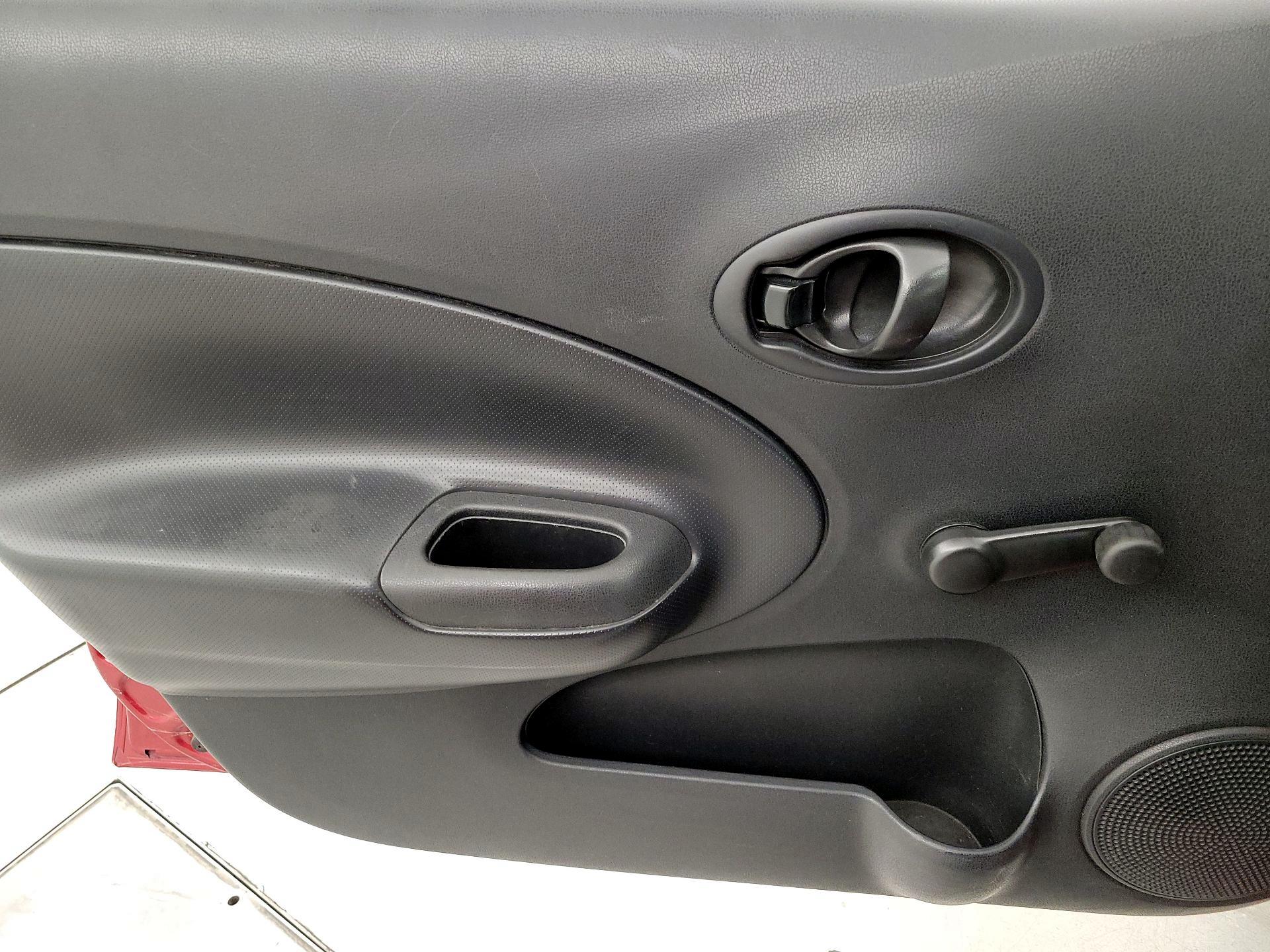 Thumbnail: 2015 Nissan Versa Note - 12