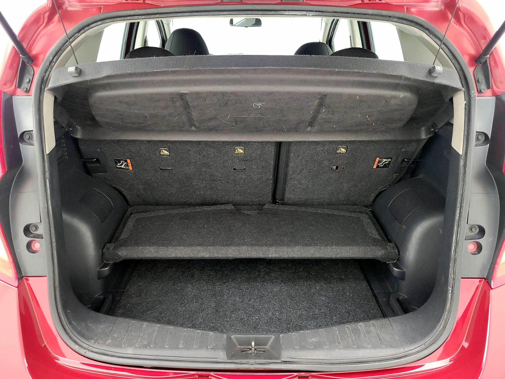Thumbnail: 2015 Nissan Versa Note - 19