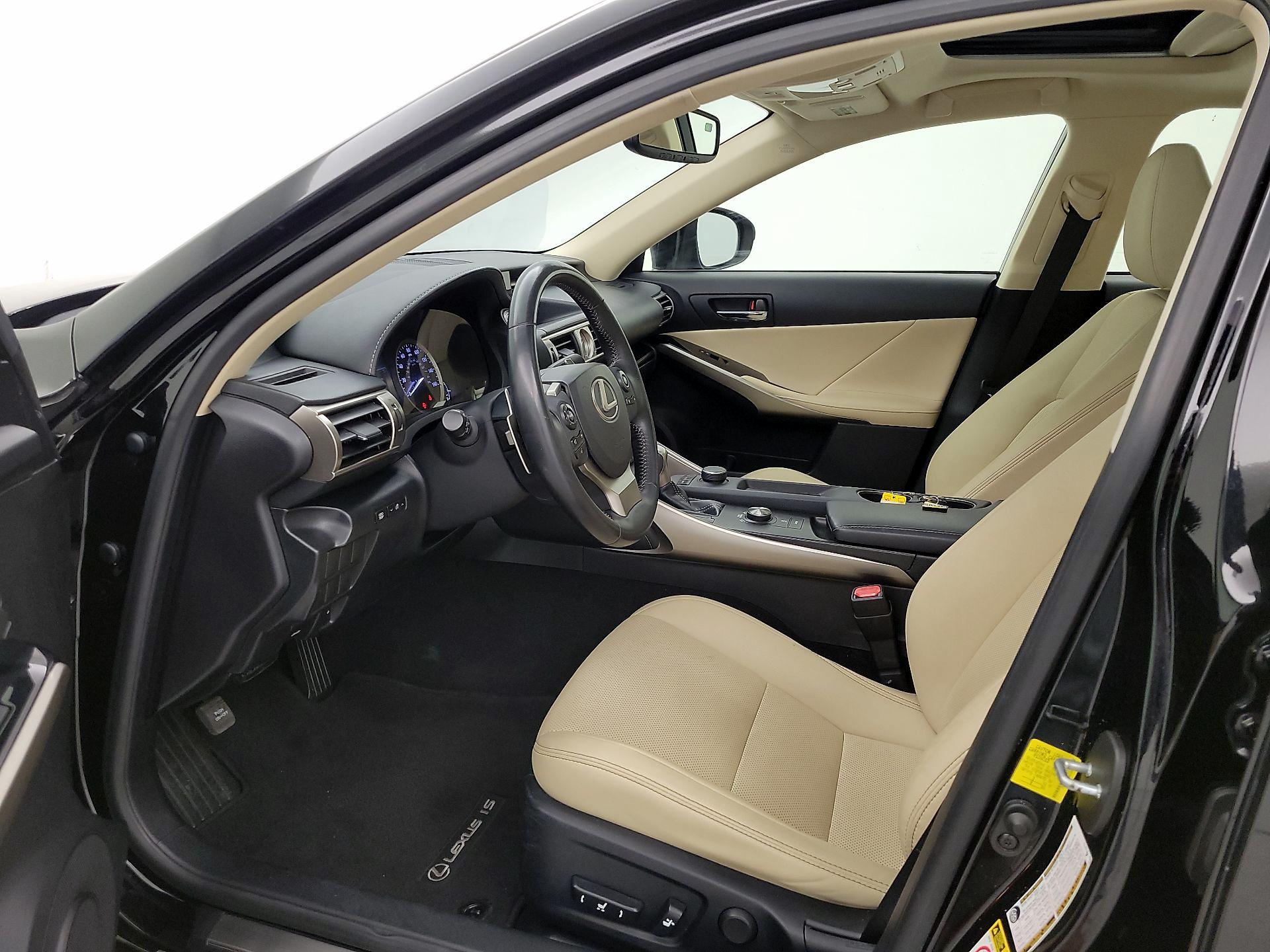 Thumbnail: 2015 Lexus IS - 11