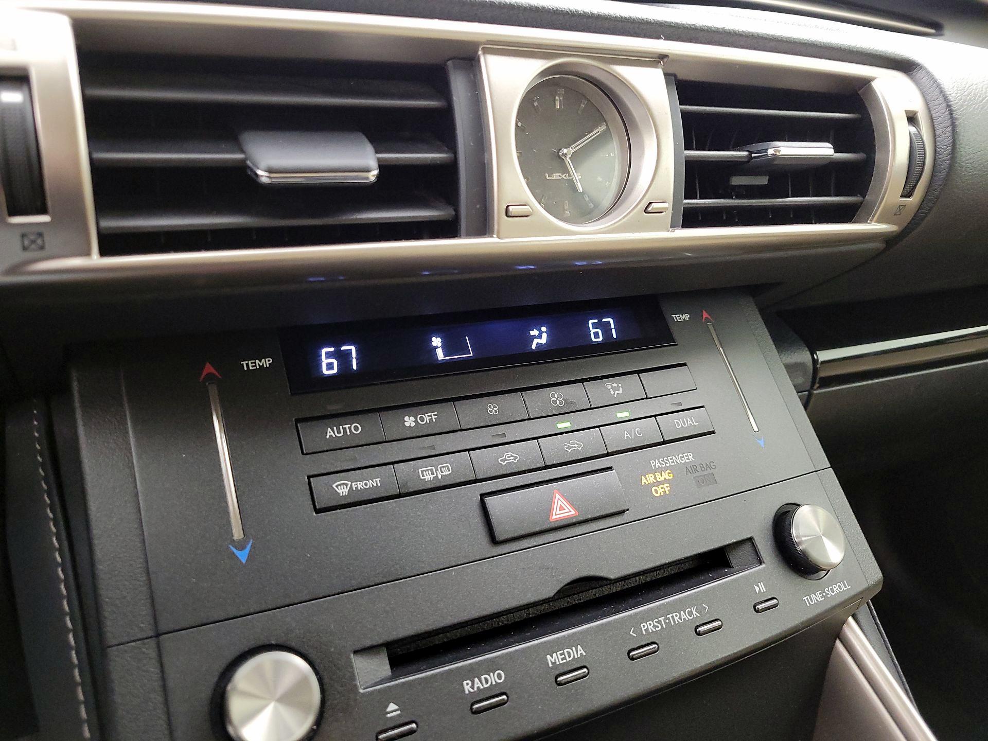 Thumbnail: 2015 Lexus IS - 16