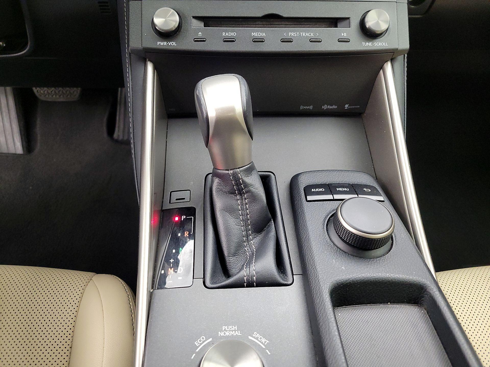Thumbnail: 2015 Lexus IS - 17