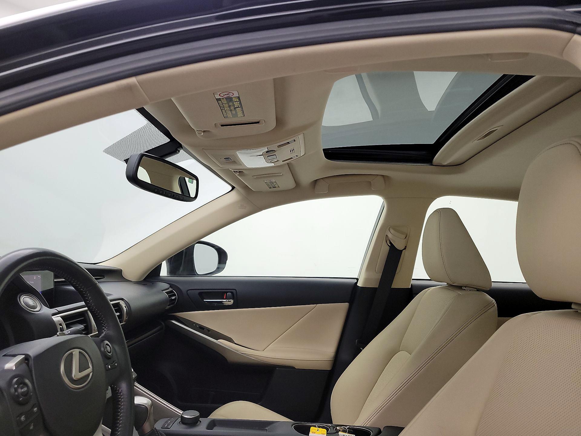 Thumbnail: 2015 Lexus IS - 19
