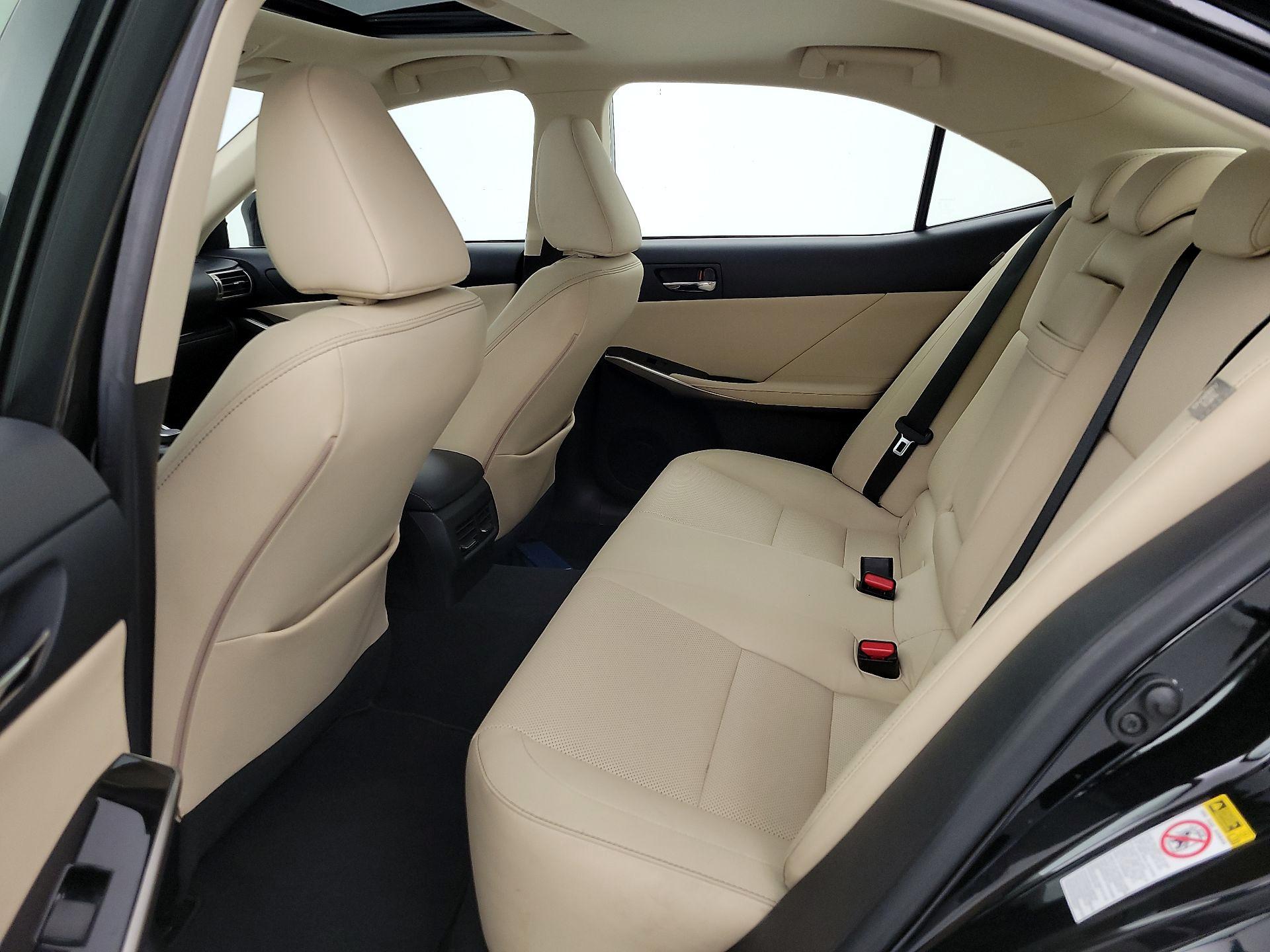 Thumbnail: 2015 Lexus IS - 20