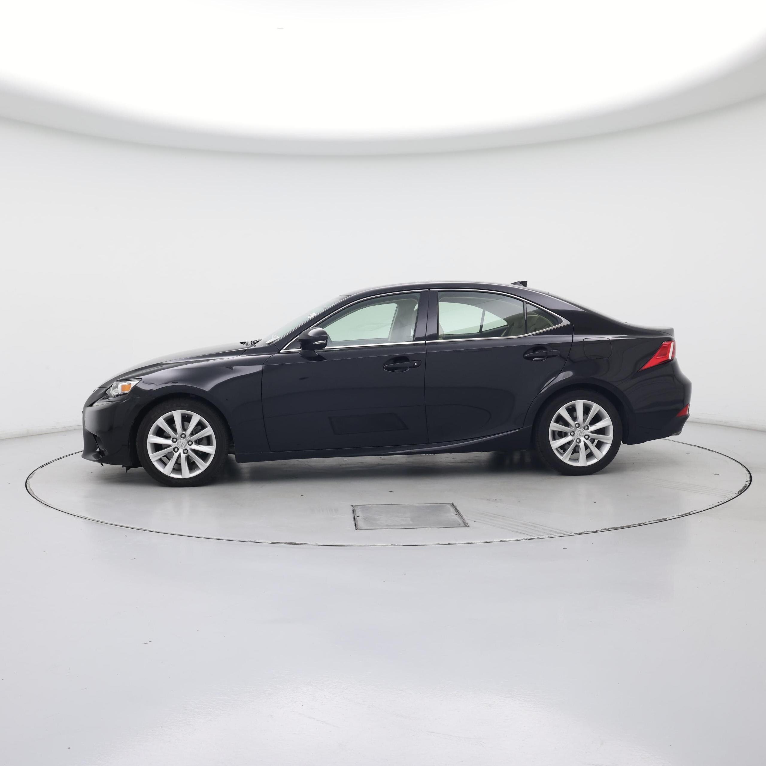 Thumbnail: 2015 Lexus IS - 3
