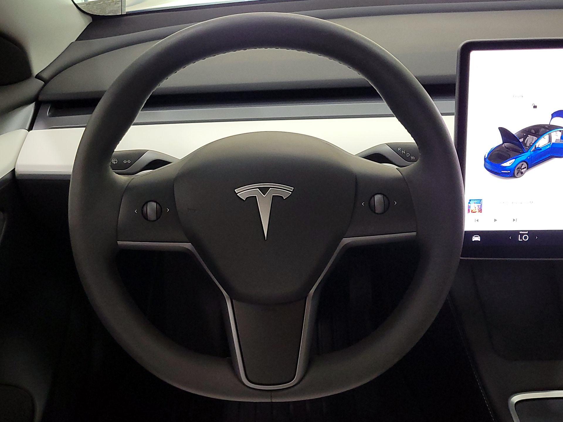 Thumbnail: 2023 Tesla Model 3 - 10