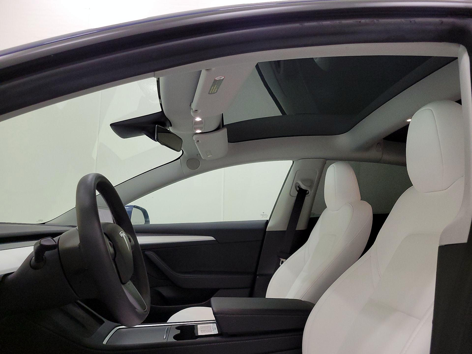 Thumbnail: 2023 Tesla Model 3 - 18