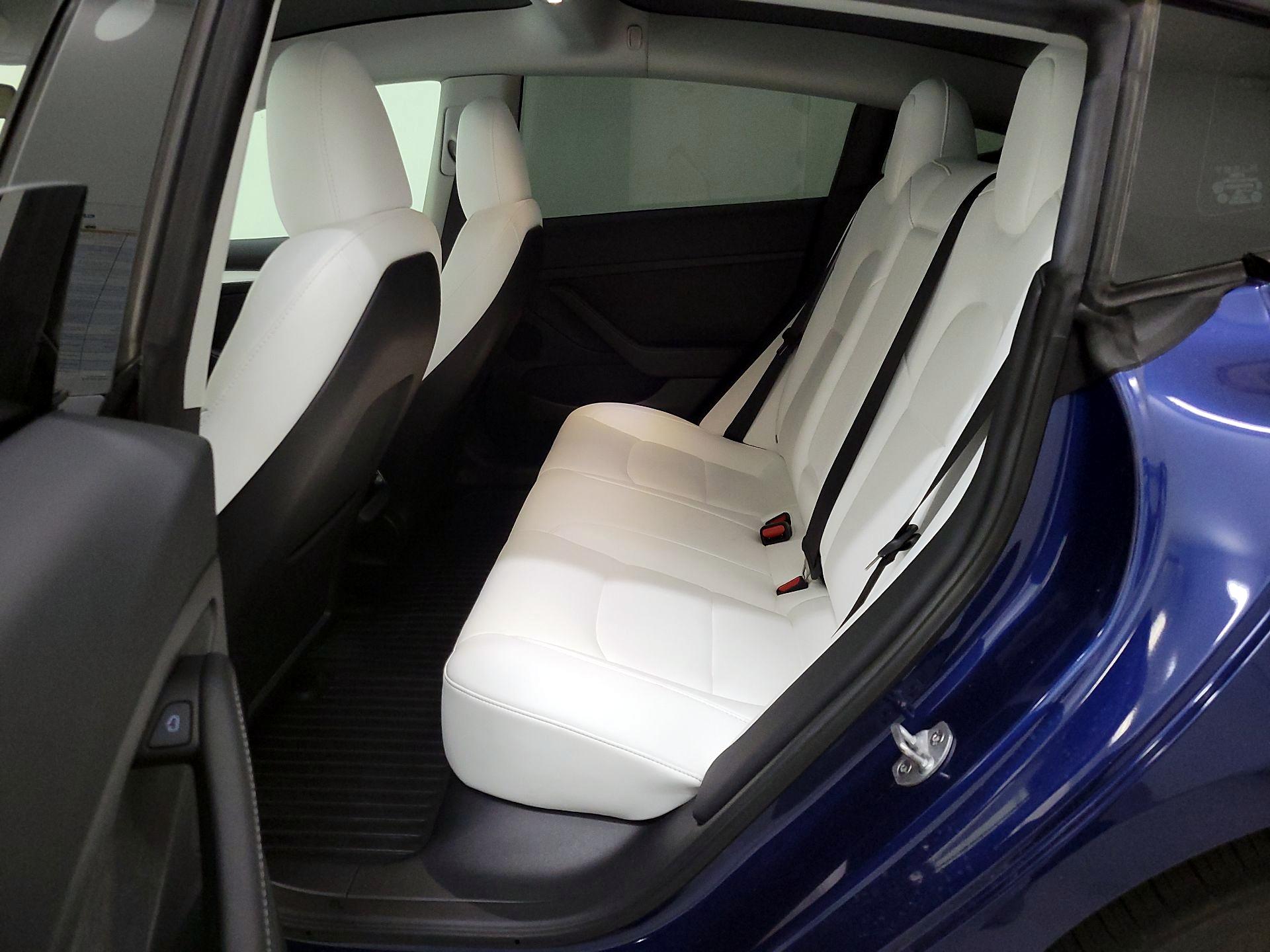 Thumbnail: 2023 Tesla Model 3 - 19