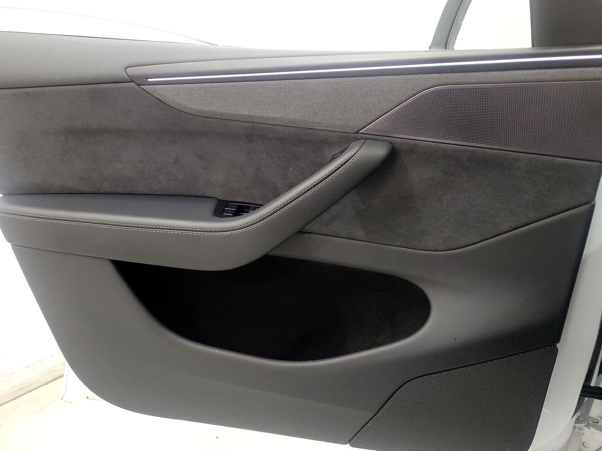 Thumbnail: 2026 Tesla Model Y - 12