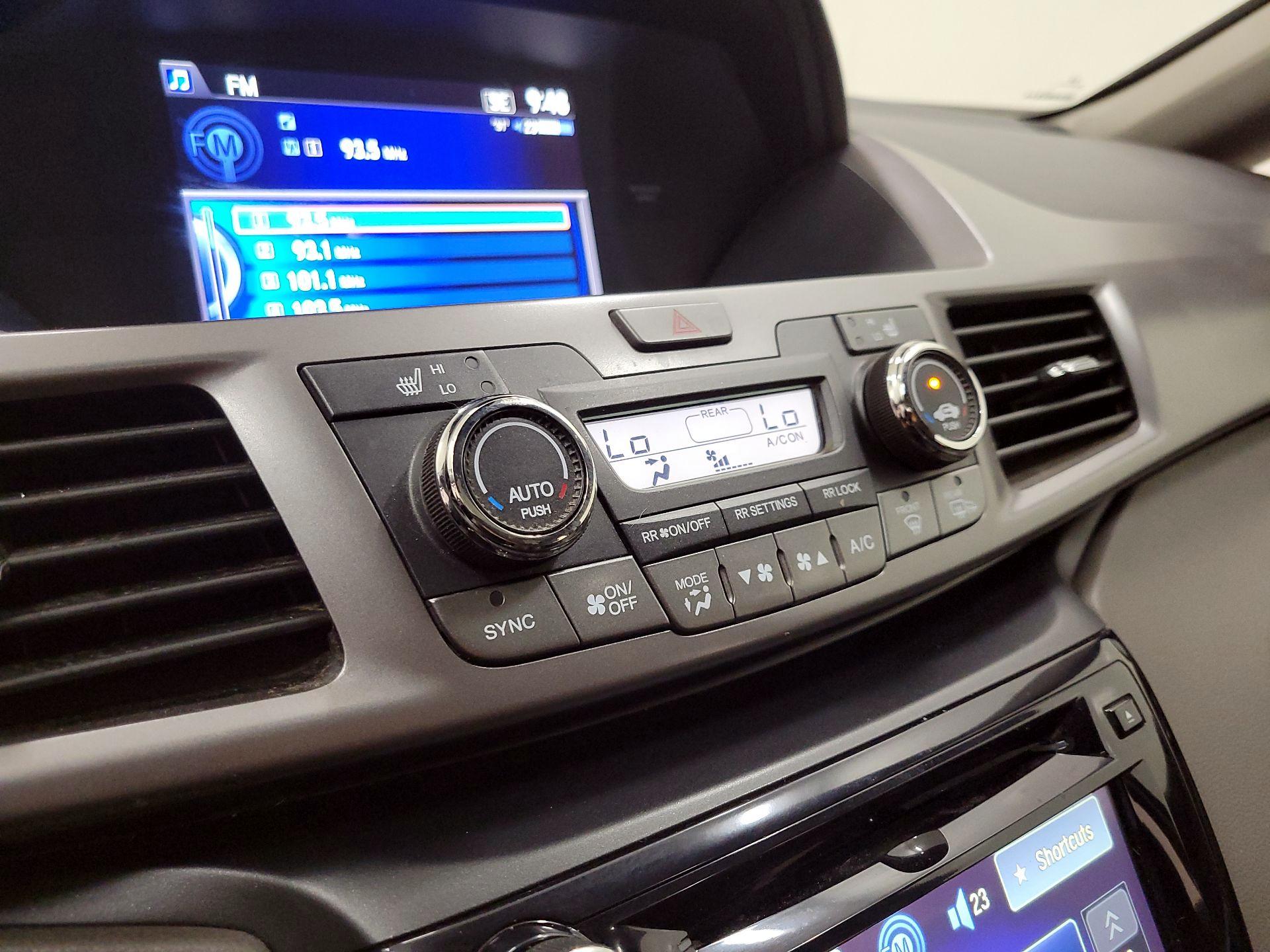 Thumbnail: 2015 Honda Odyssey - 16