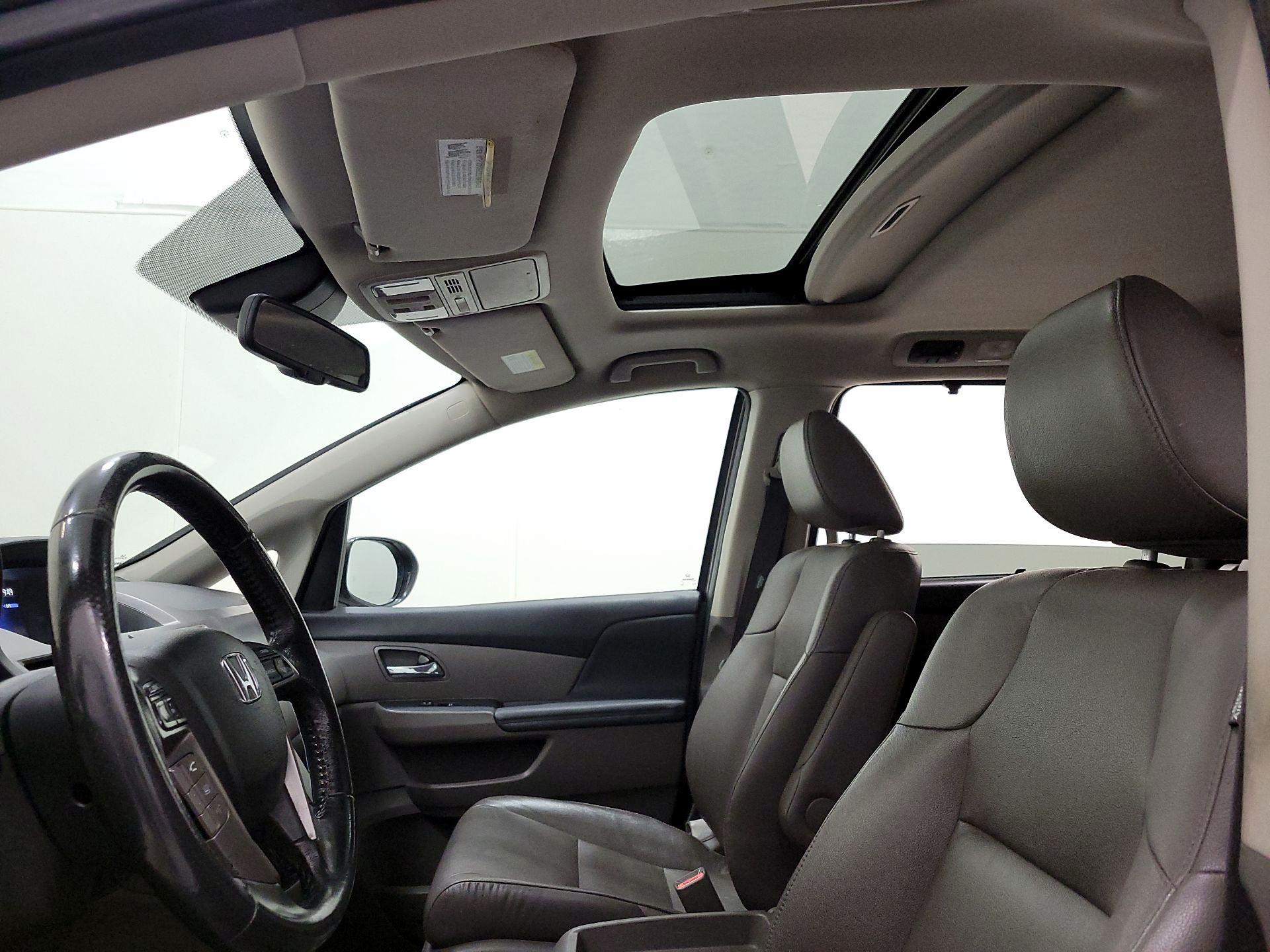 Thumbnail: 2015 Honda Odyssey - 19