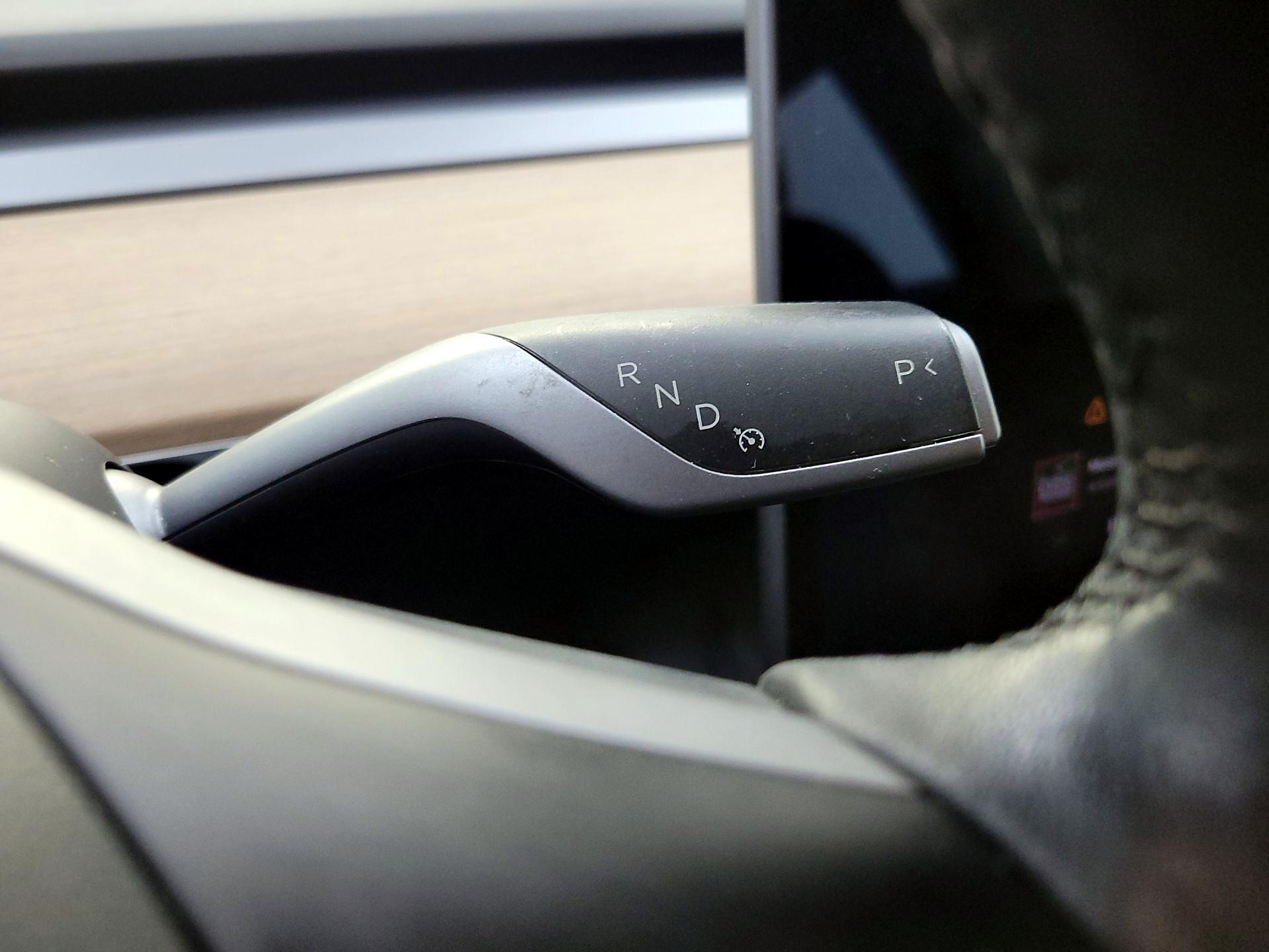 Thumbnail: 2022 Tesla Model 3 - 17