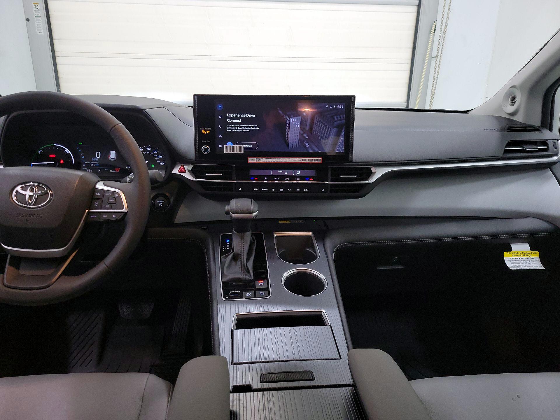 Thumbnail: 2025 Toyota Sienna - 9