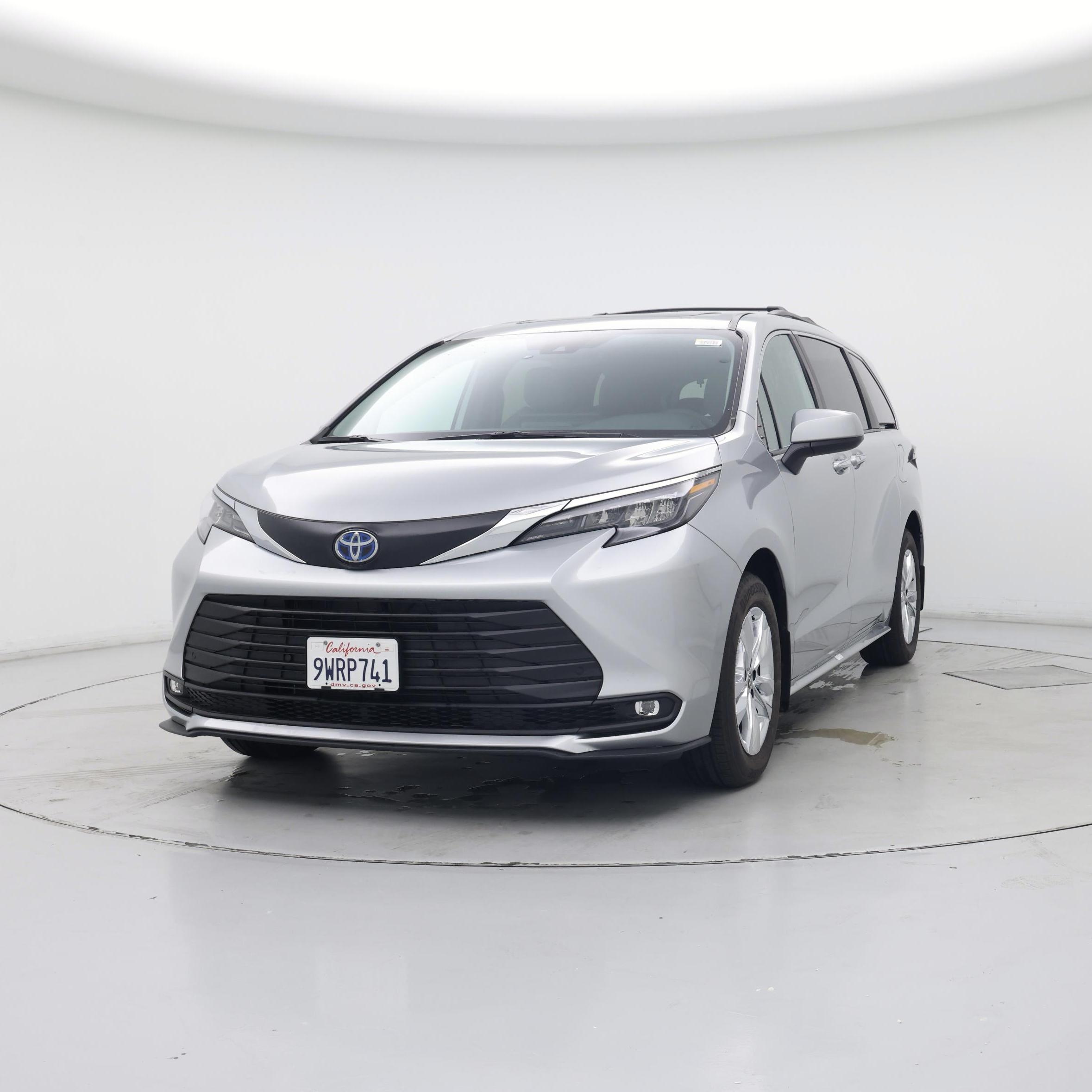 Thumbnail: 2025 Toyota Sienna - 4