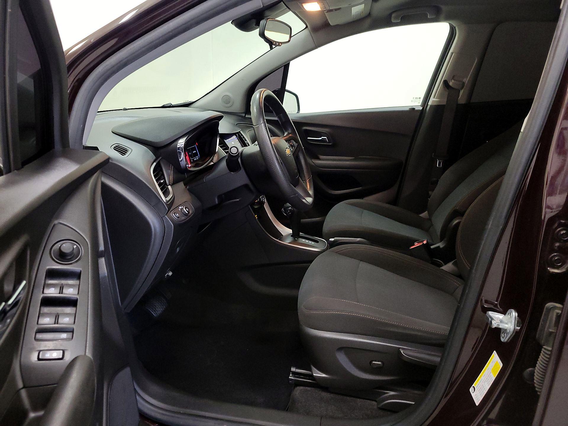 Thumbnail: 2021 Chevrolet Trax - 11