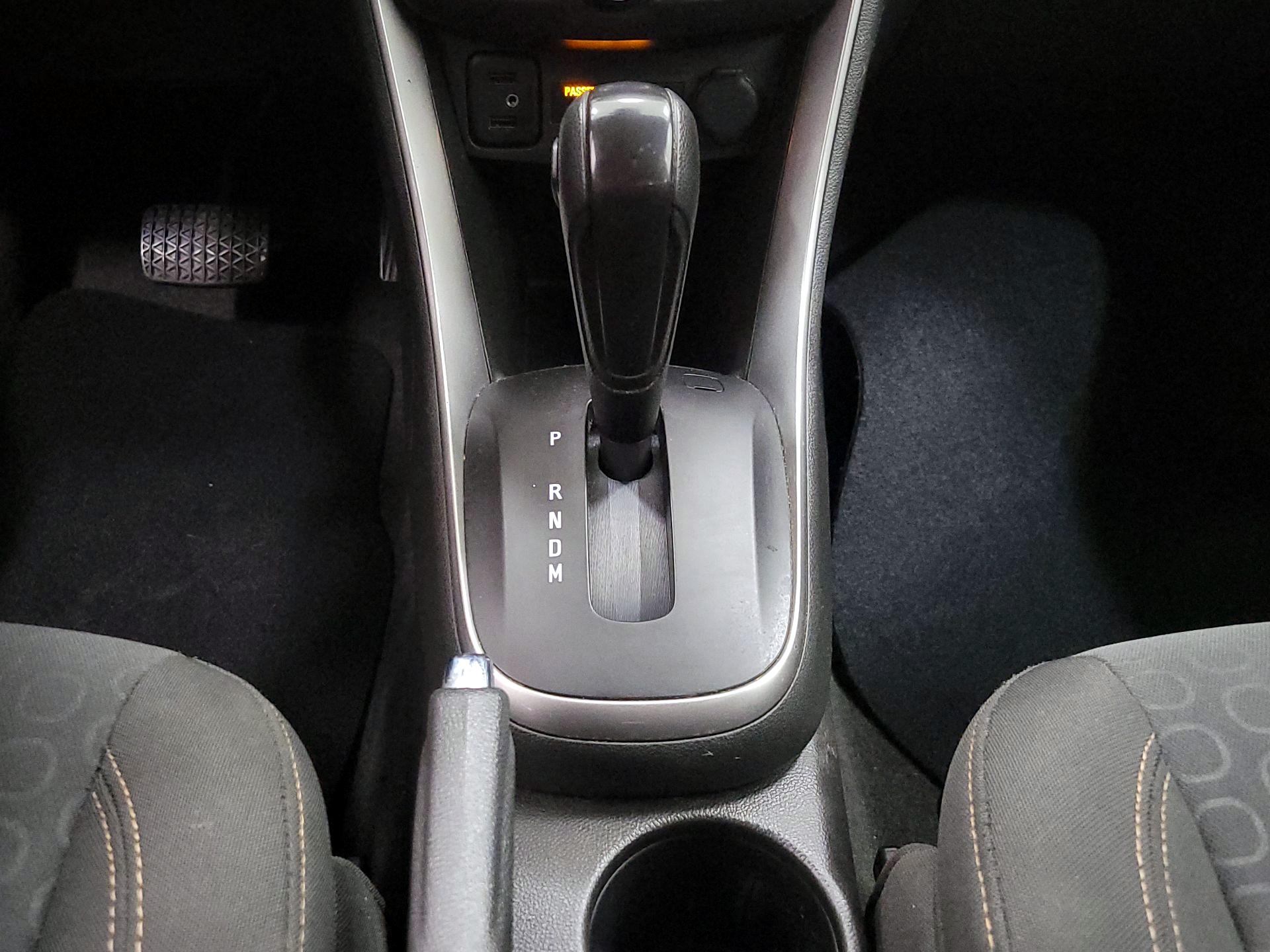 Thumbnail: 2021 Chevrolet Trax - 17