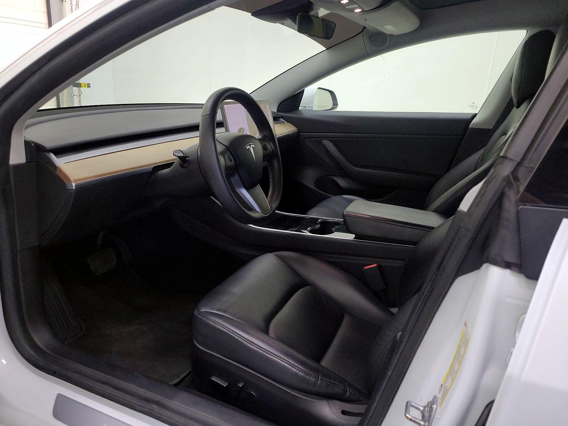 Thumbnail: 2019 Tesla Model 3 - 11