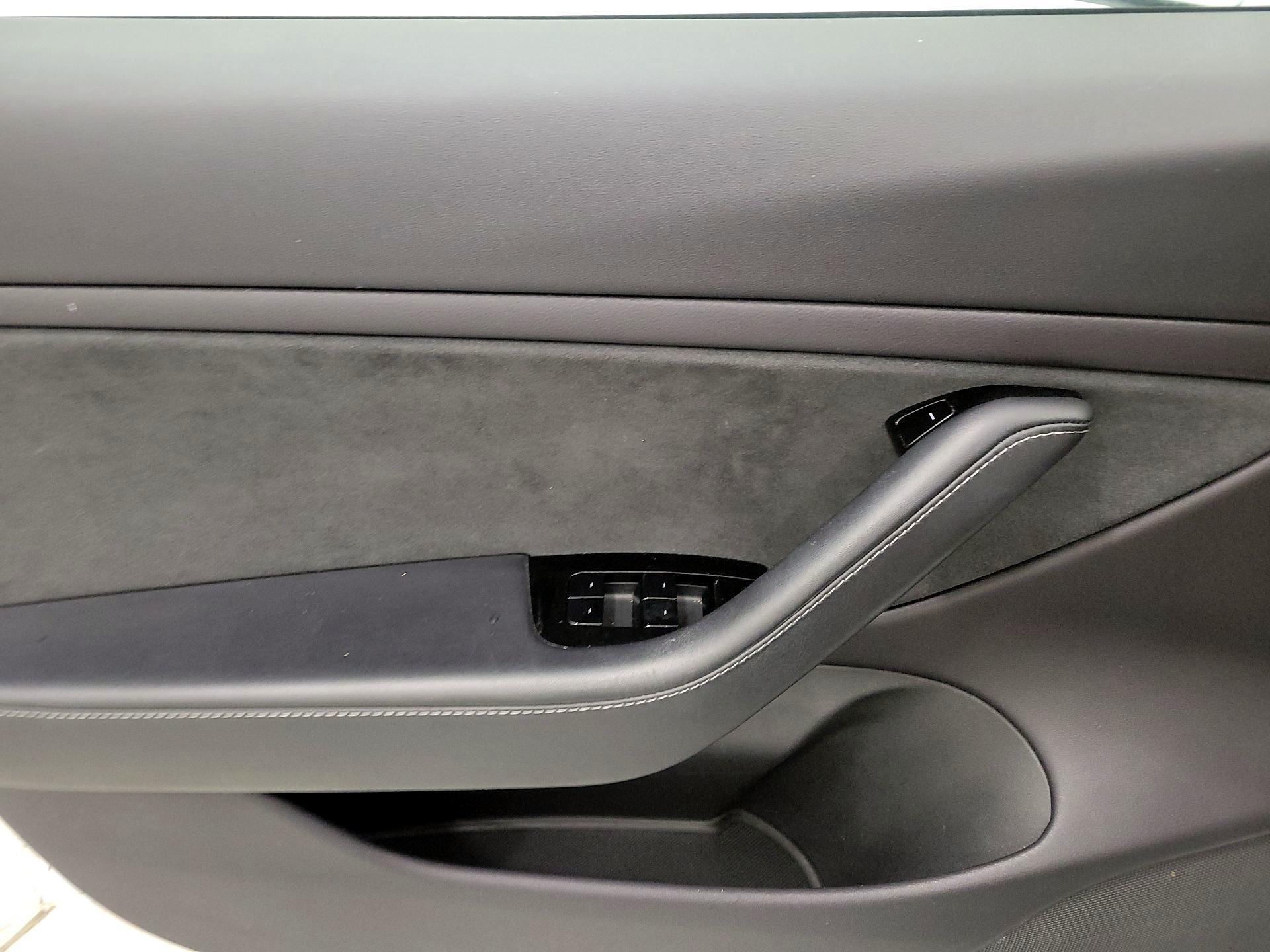 Thumbnail: 2019 Tesla Model 3 - 12