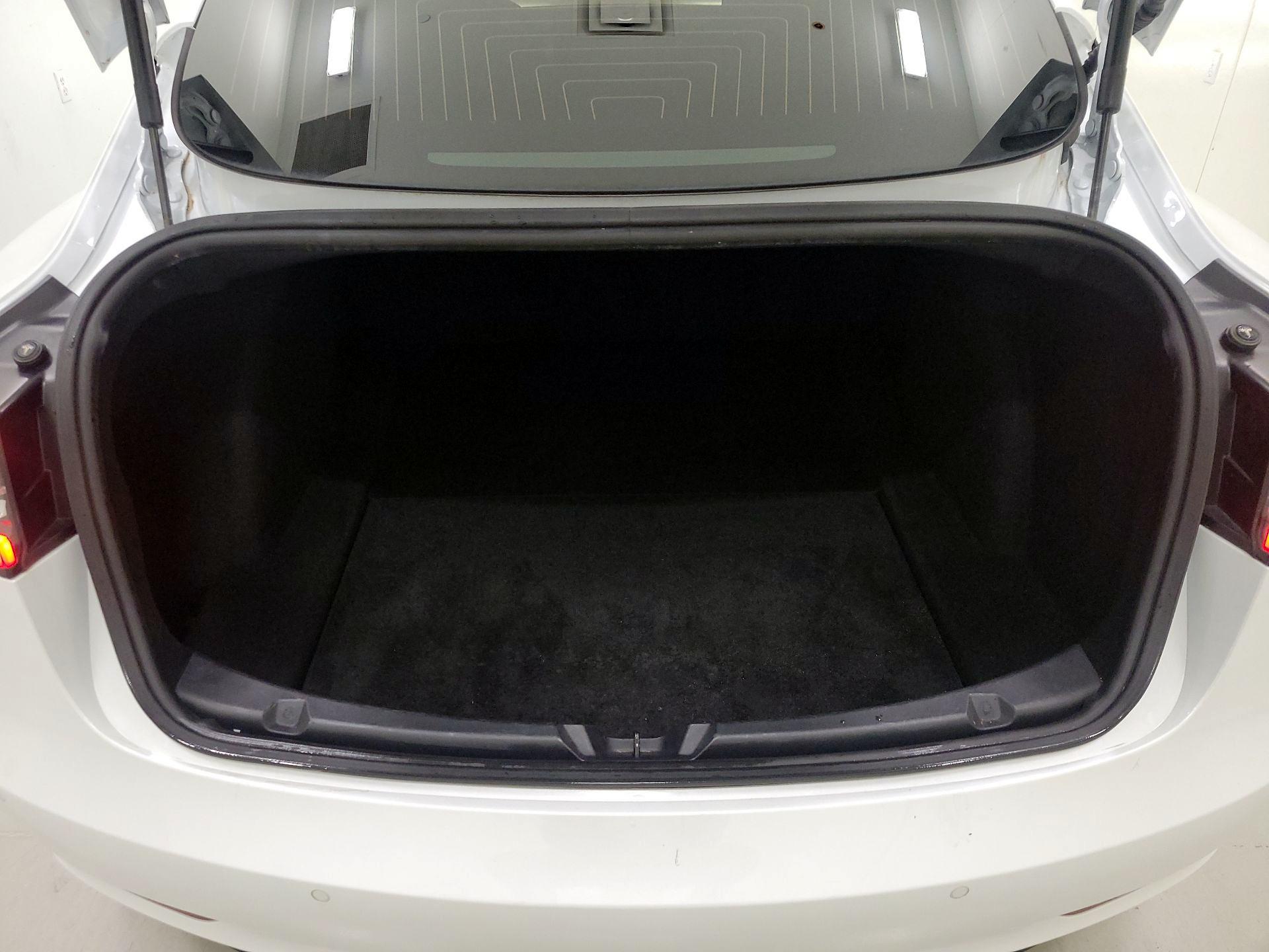 Thumbnail: 2019 Tesla Model 3 - 20