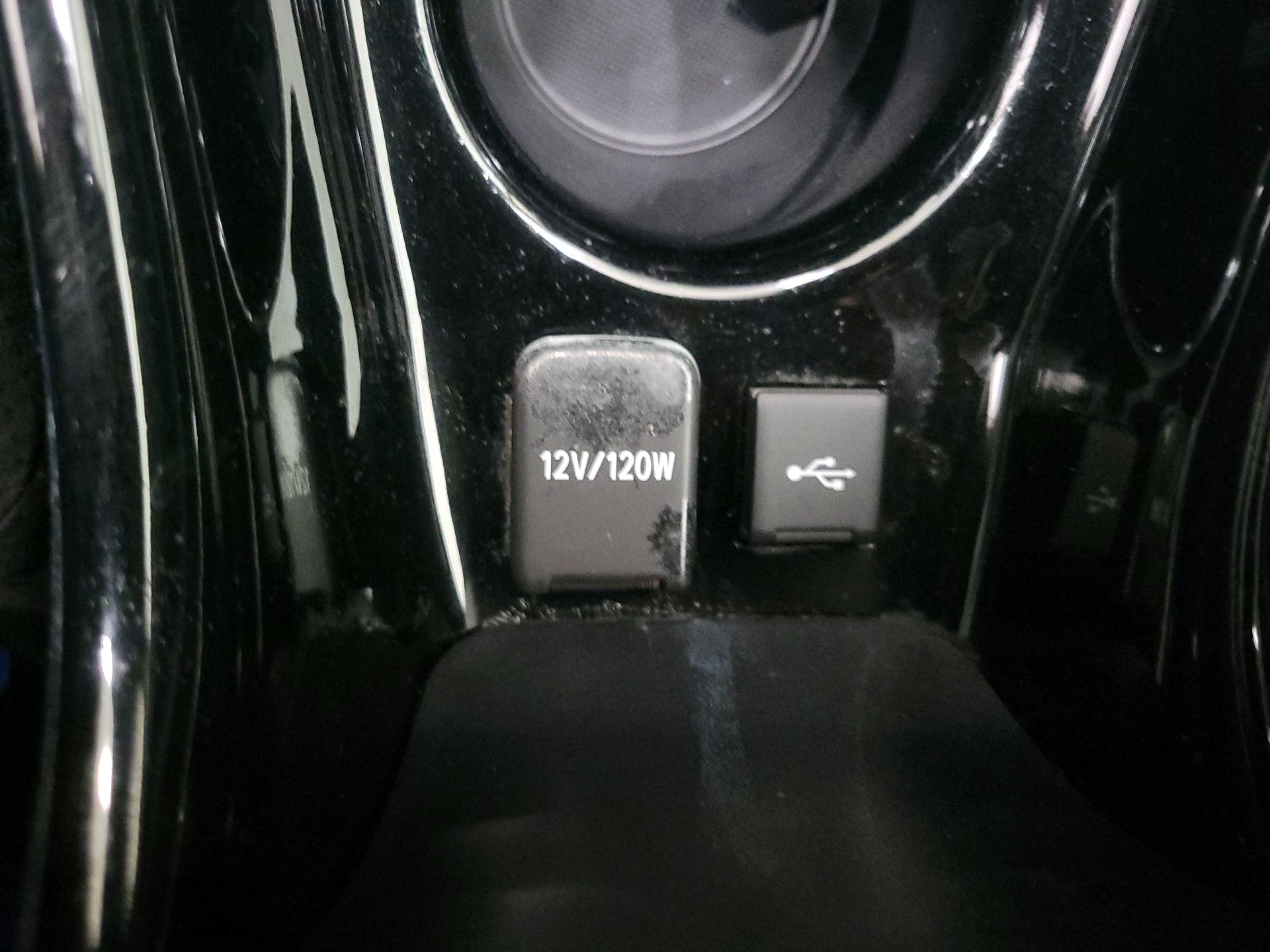 Thumbnail: 2021 Toyota Prius Prime - 19