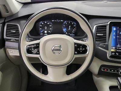 Steering Wheel & Instrument Cluster (On)