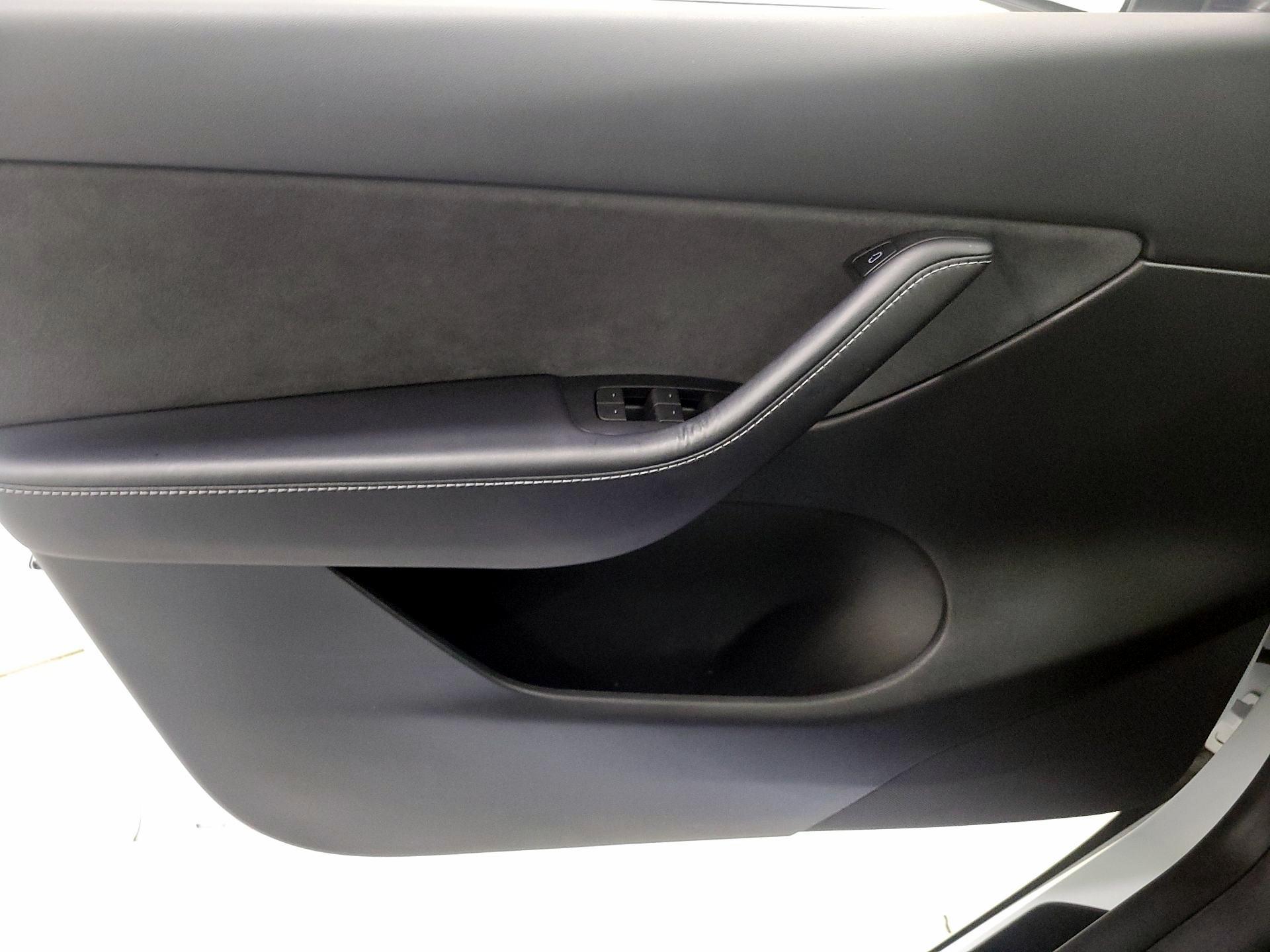 Thumbnail: 2022 Tesla Model Y - 12