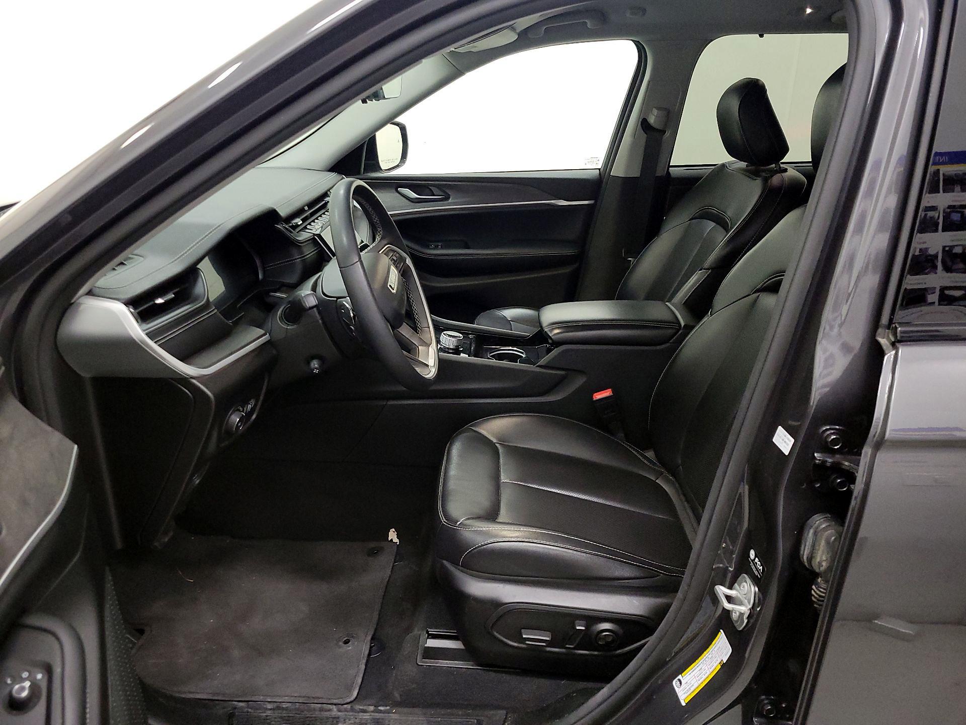 Thumbnail: 2023 Jeep Grand Cherokee - 11