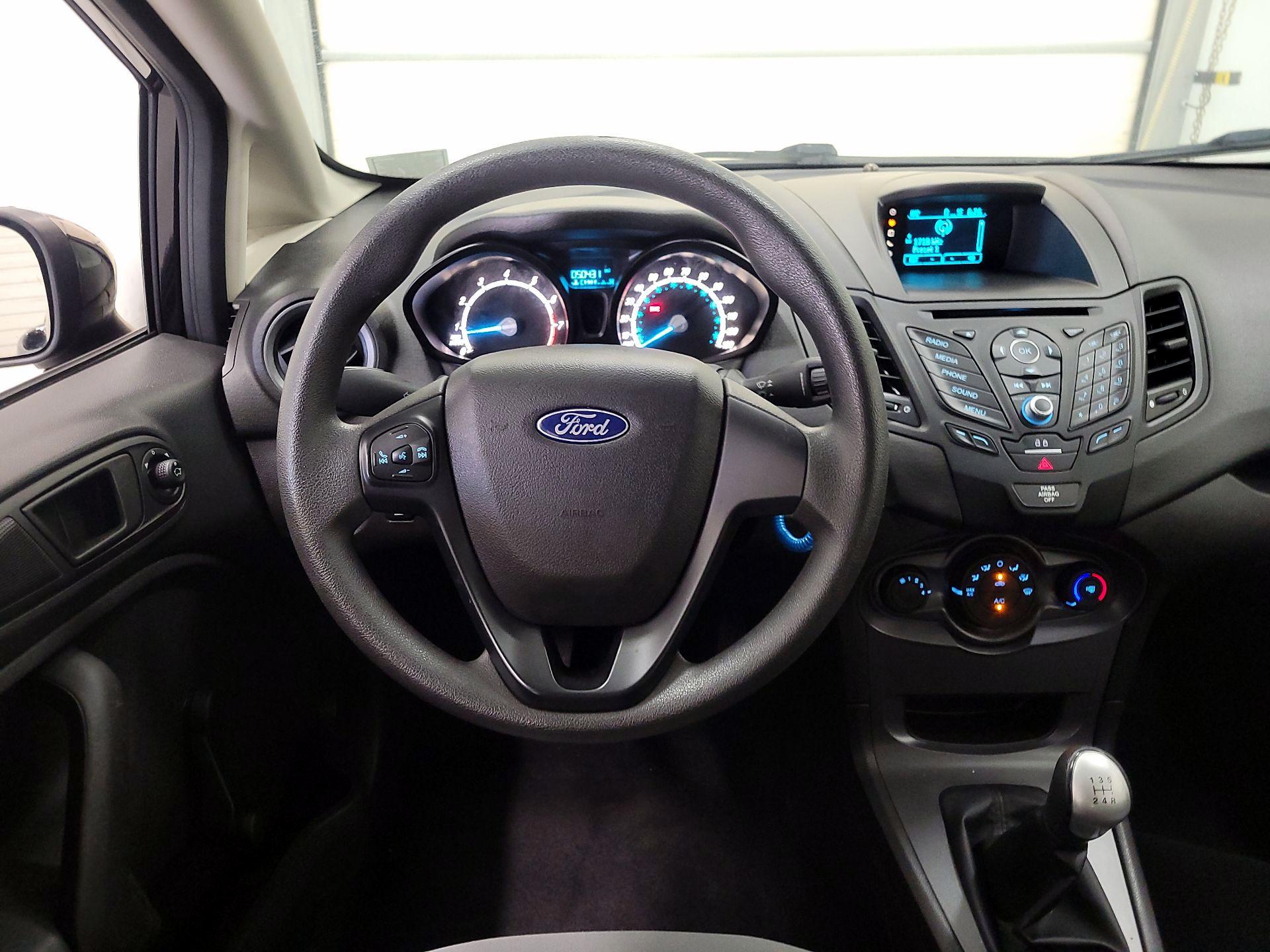 Thumbnail: 2016 Ford Fiesta - 10