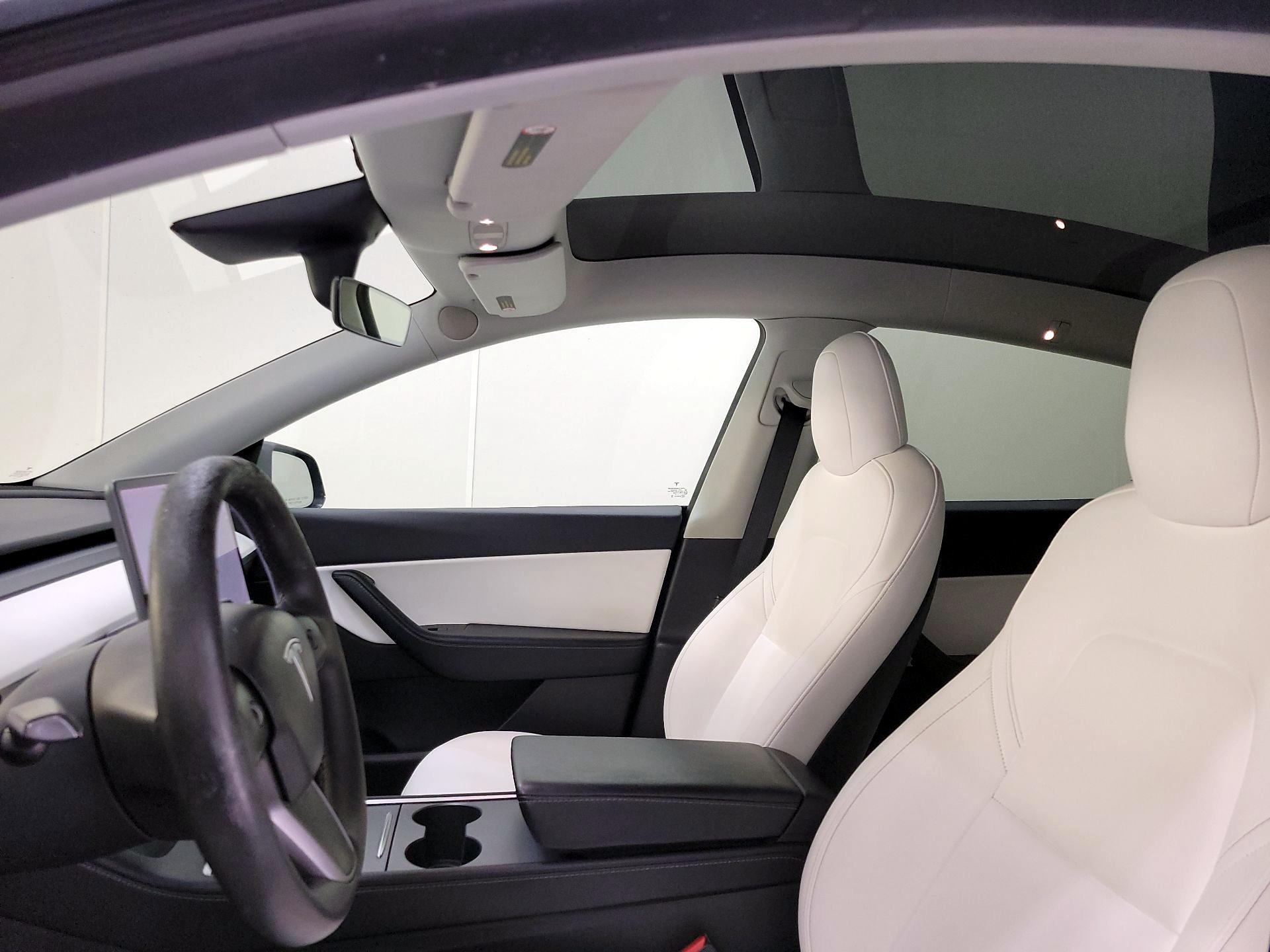 Thumbnail: 2021 Tesla Model Y - 17