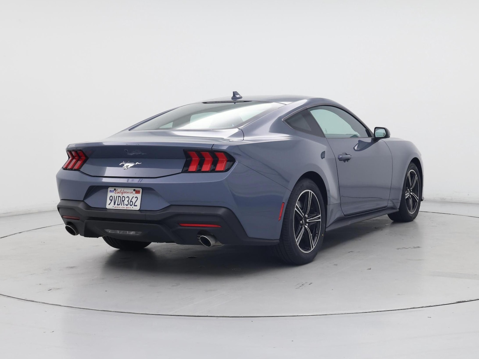 2025 Ford Mustang EcoBoost - Photo 9