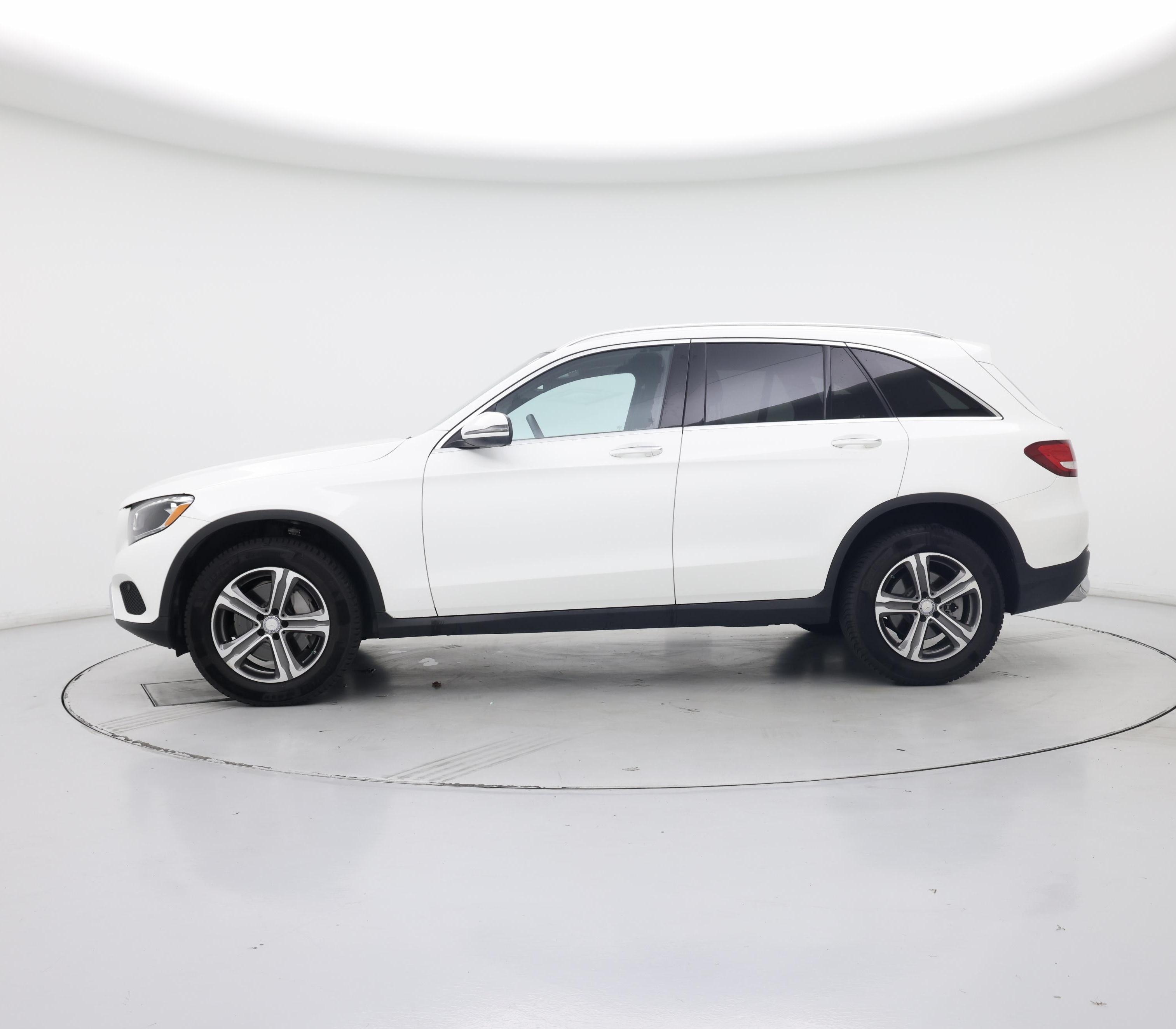 Thumbnail: 2017 Mercedes-Benz GLC - 3