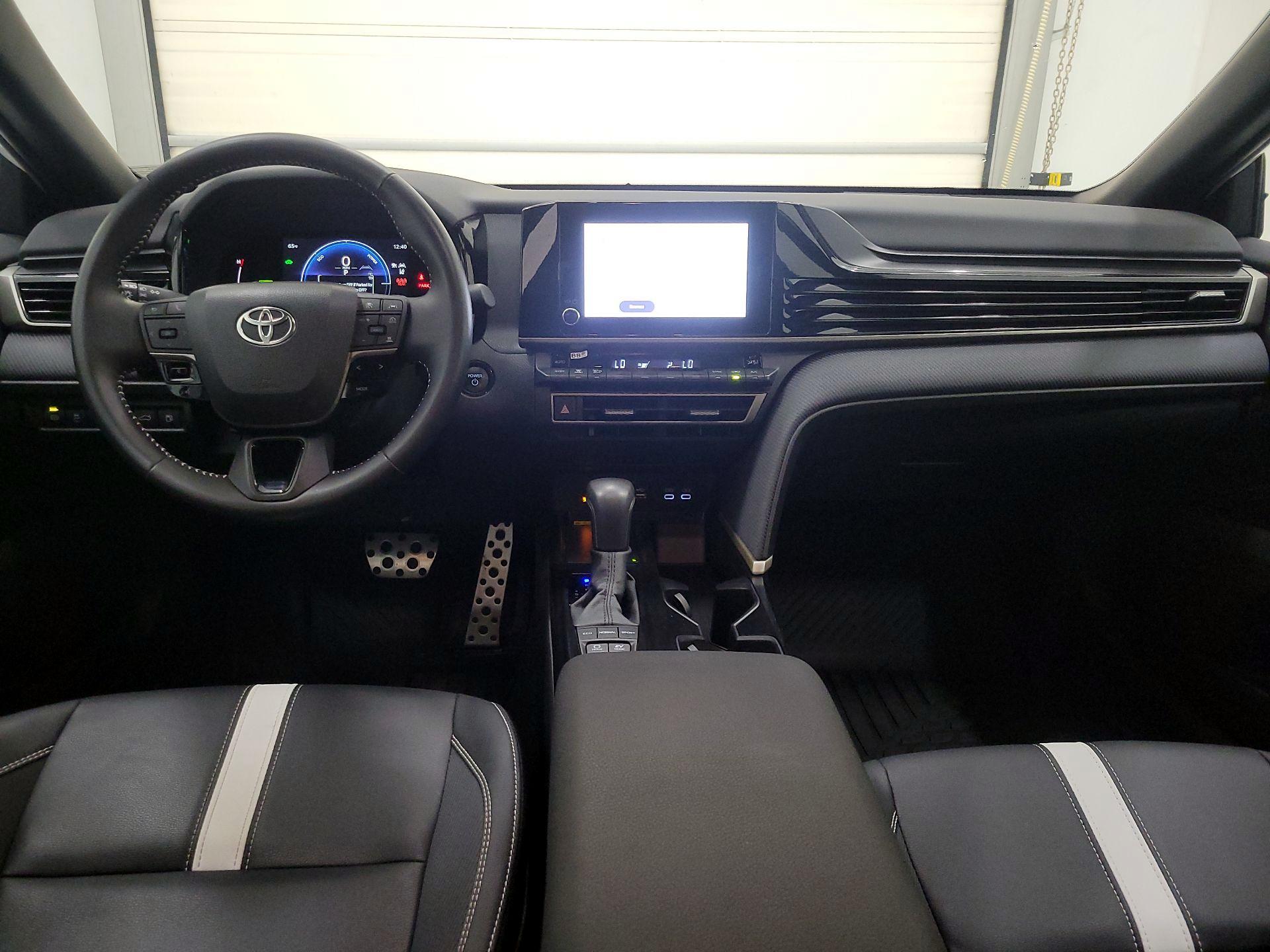 Thumbnail: 2025 Toyota Camry - 9