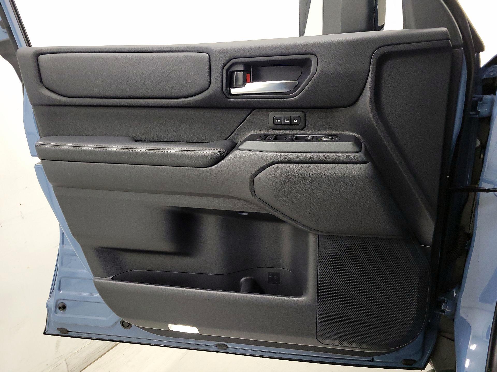 Thumbnail: 2025 Toyota Land Cruiser - 12