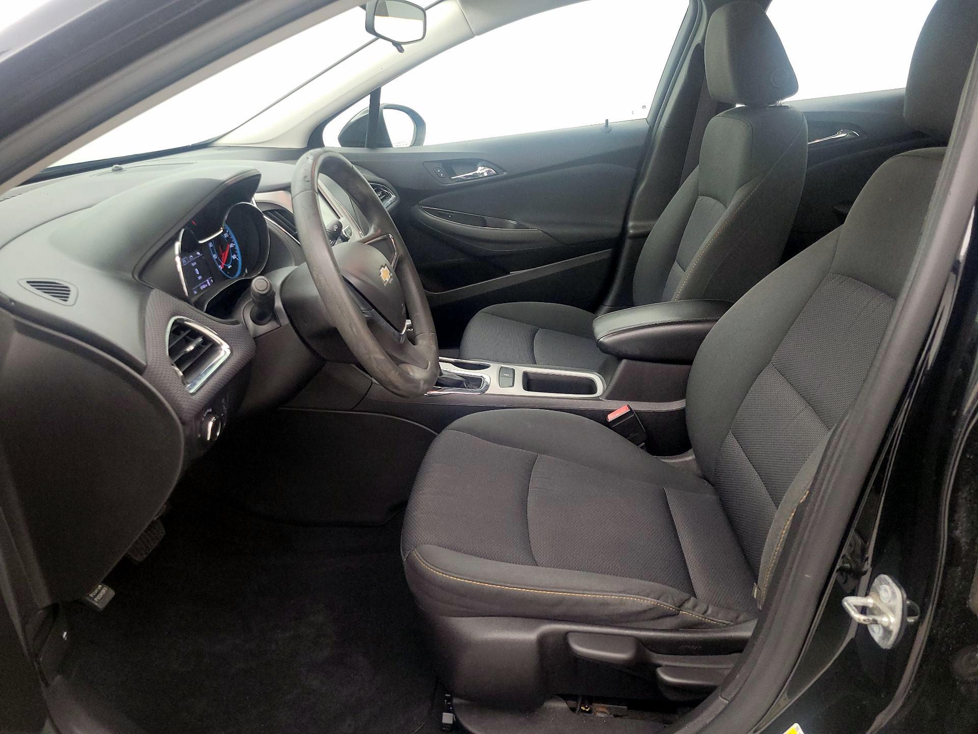 Thumbnail: 2016 Chevrolet Cruze - 9